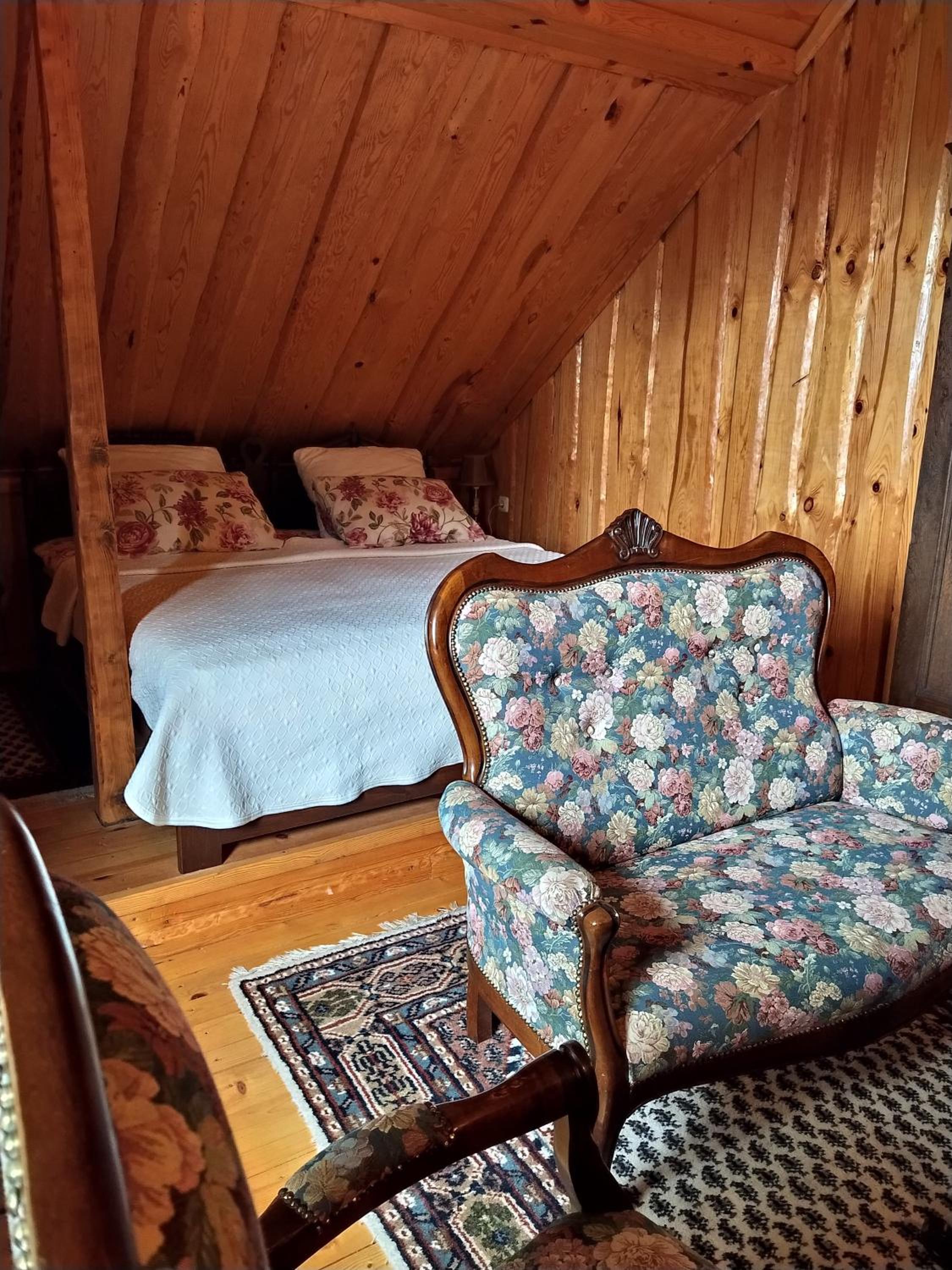 Large Double Room photo 3