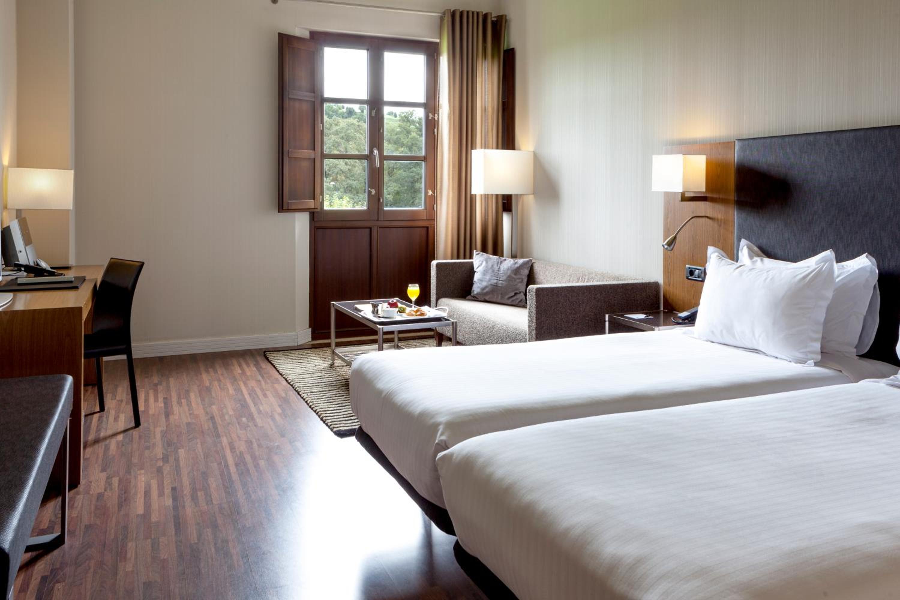 Deluxe Double or Twin Room - Photo 1