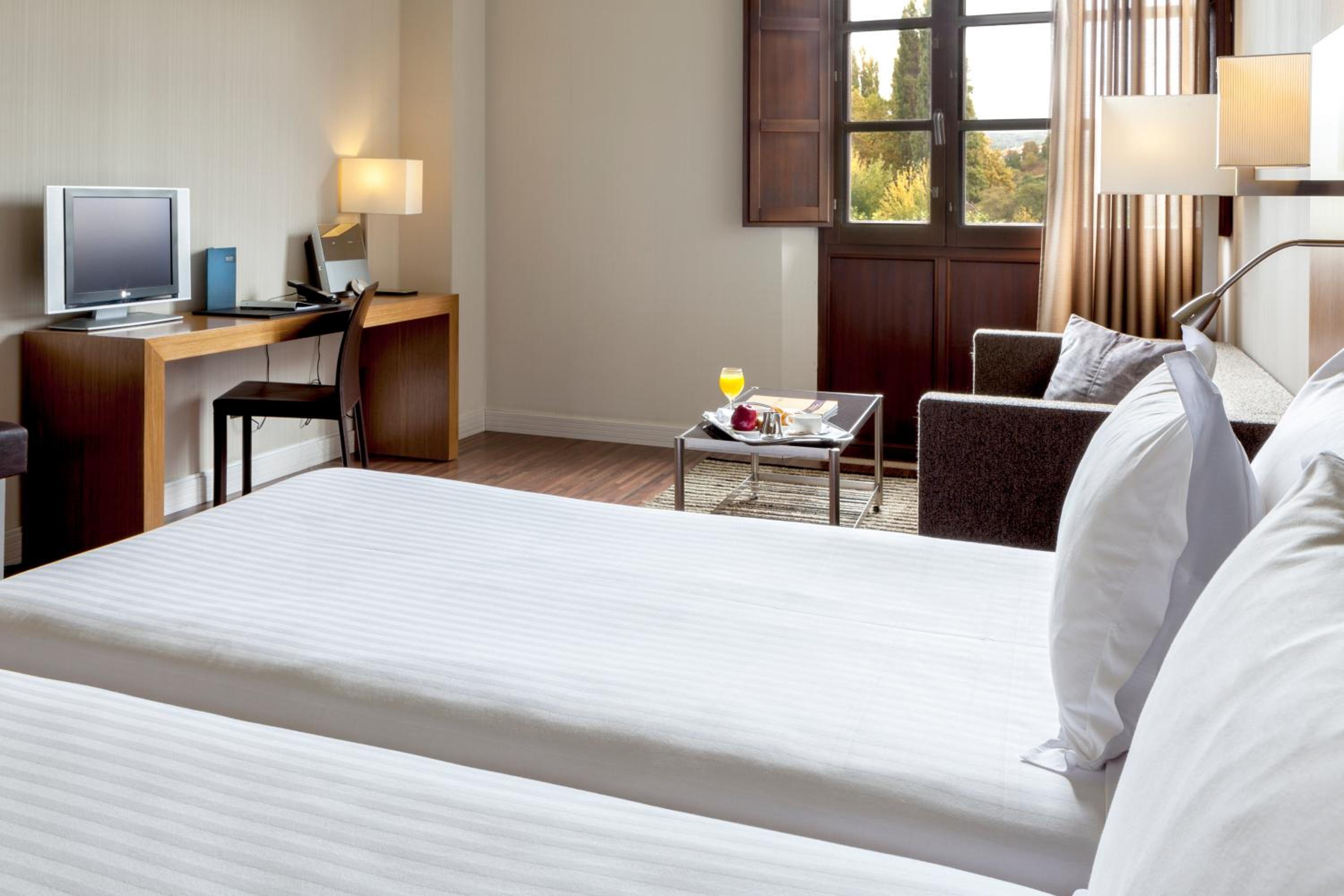 Deluxe Double or Twin Room - Photo 5