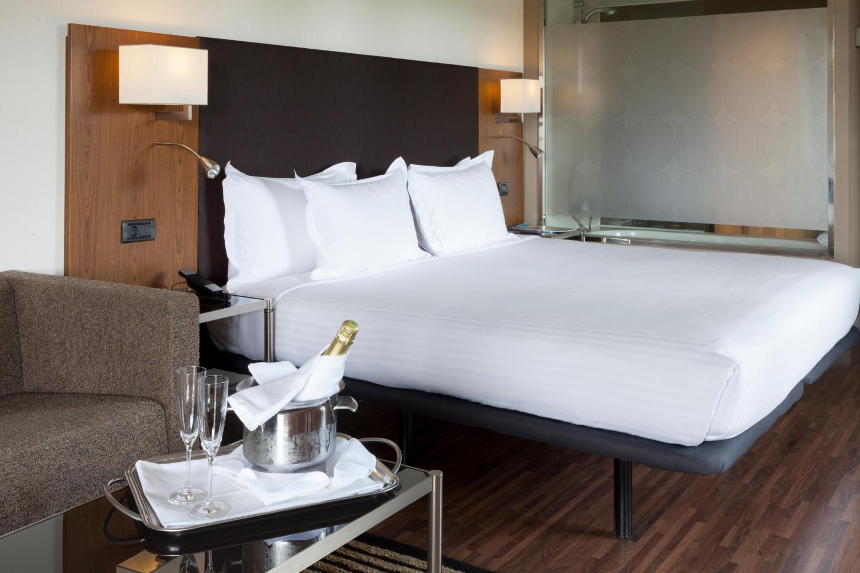Deluxe Double or Twin Room - Photo 9