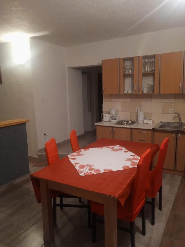 Apartment with Mountain View photo 3
