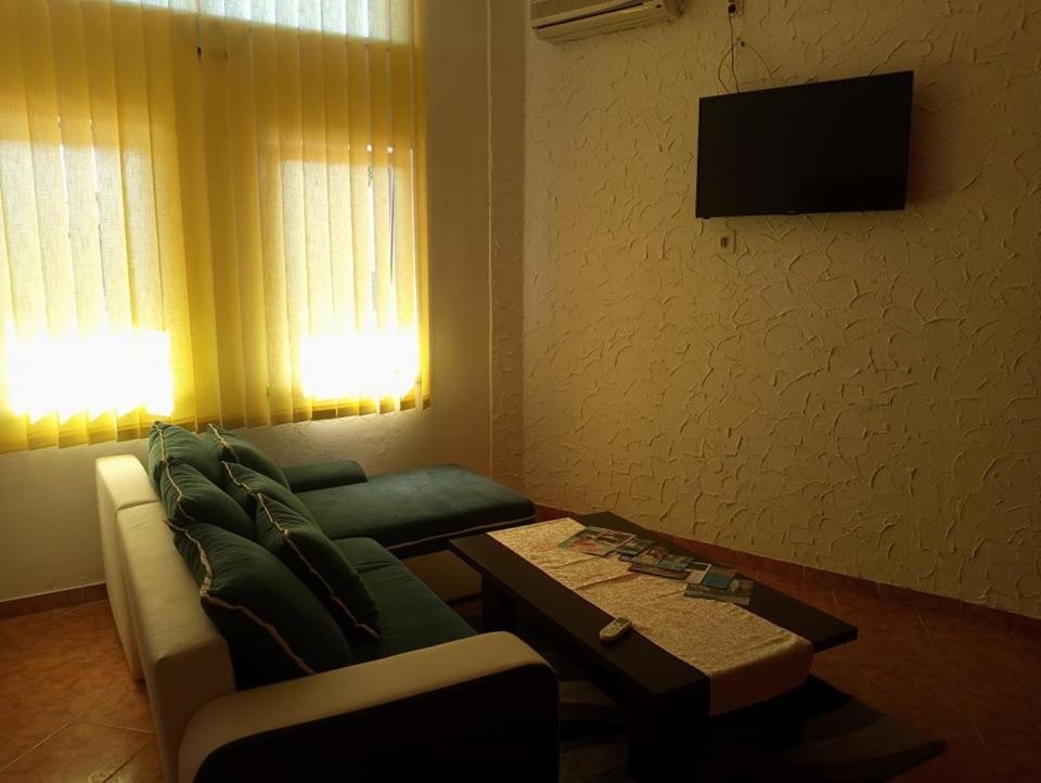 Apartment photo 2