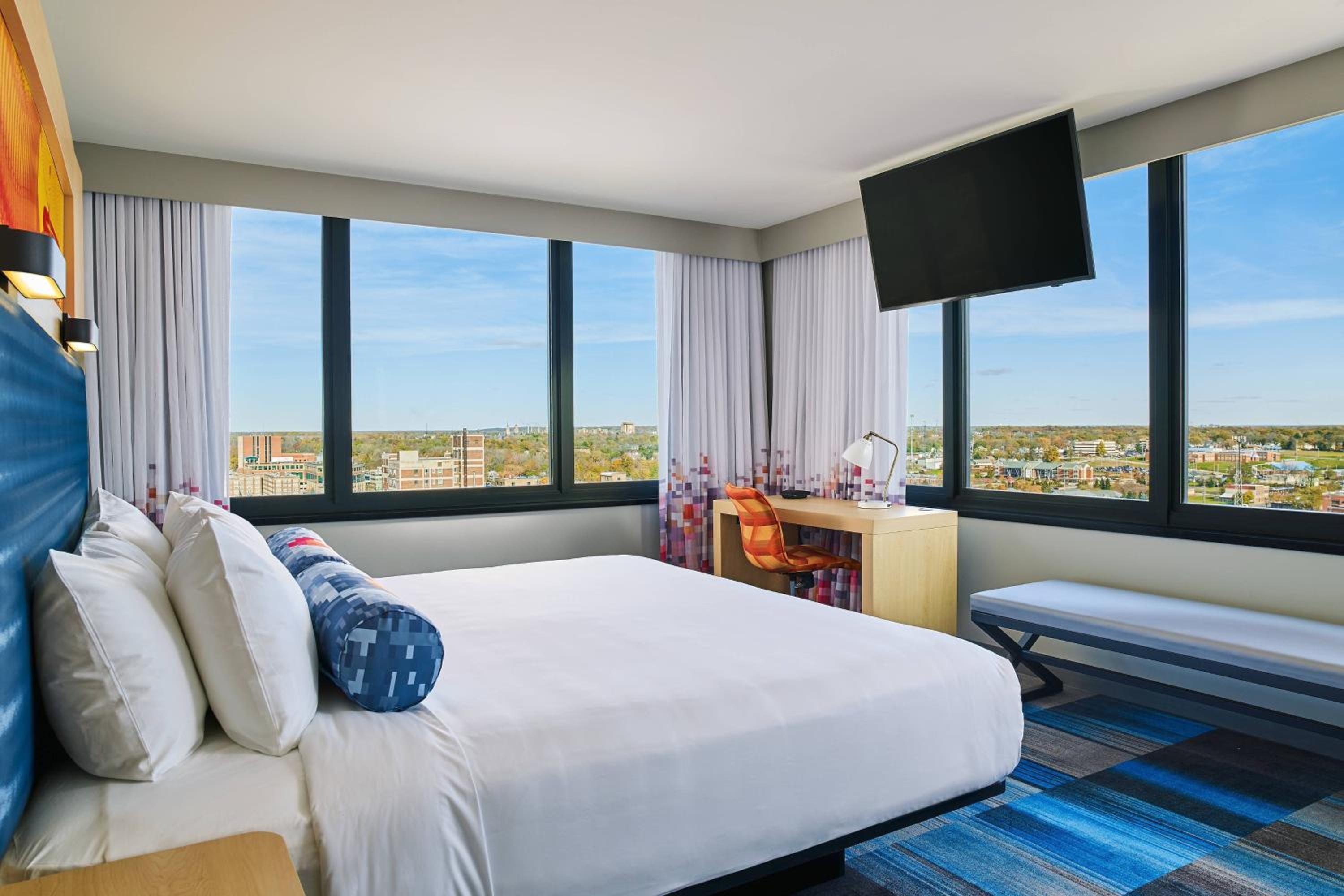 King Room with Windows on Two Sides