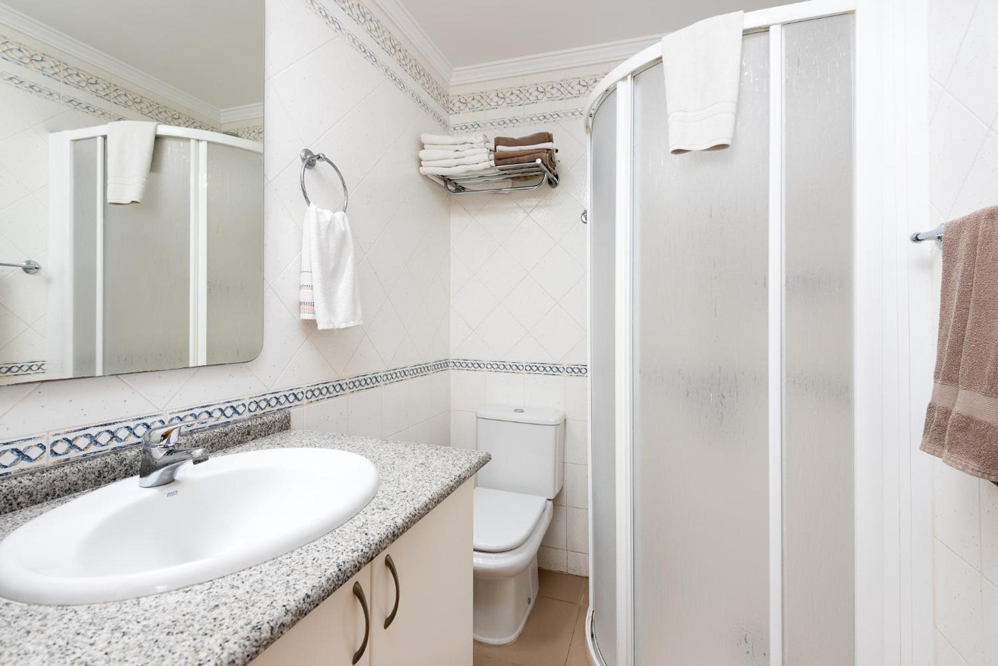 One-Bedroom Apartment with Sea View photo 3