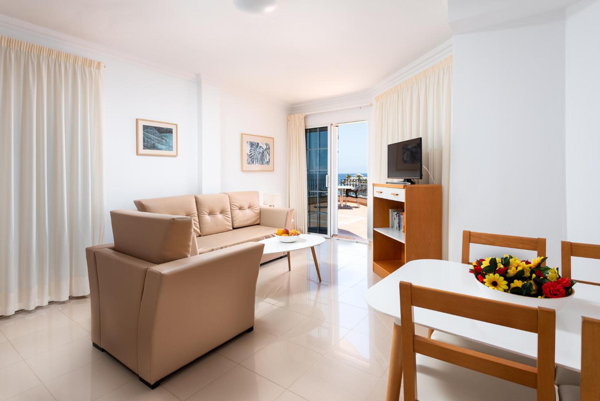 Apartamento de dos habitaciones con vista al mar