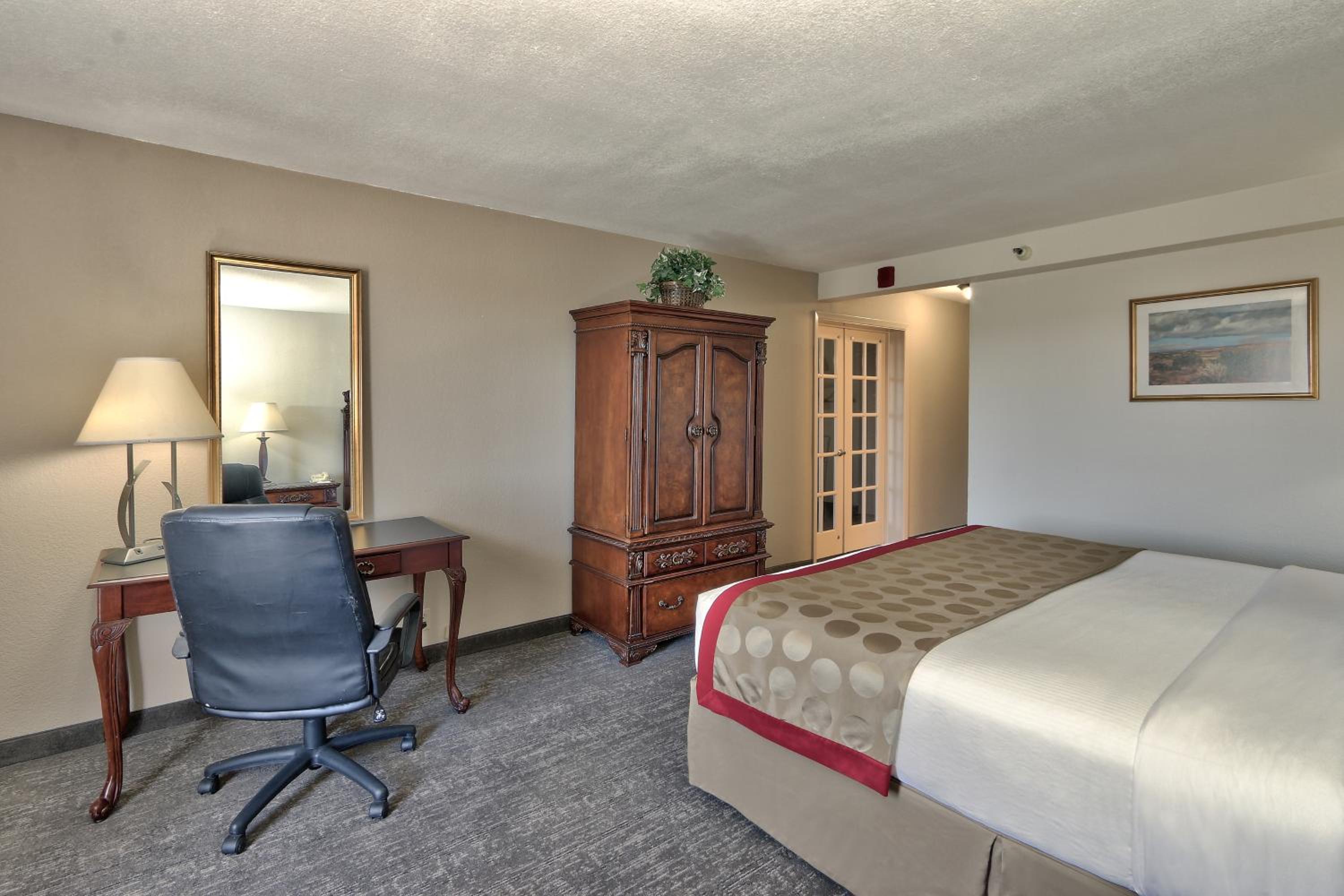 Two-Bedroom Superior King Suite - Non-Smoking photo 3
