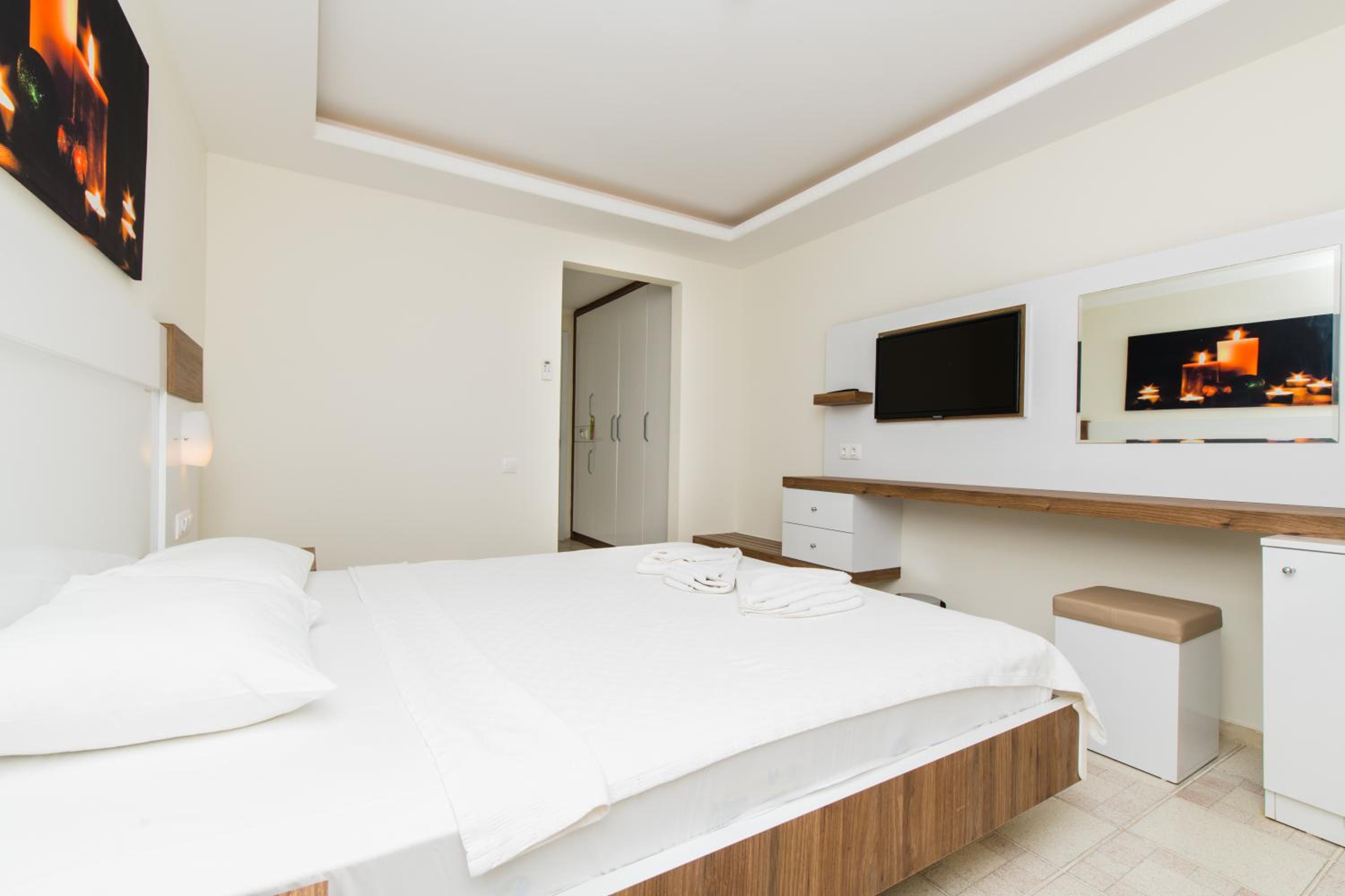 Double Room with Sea View - Photo 4