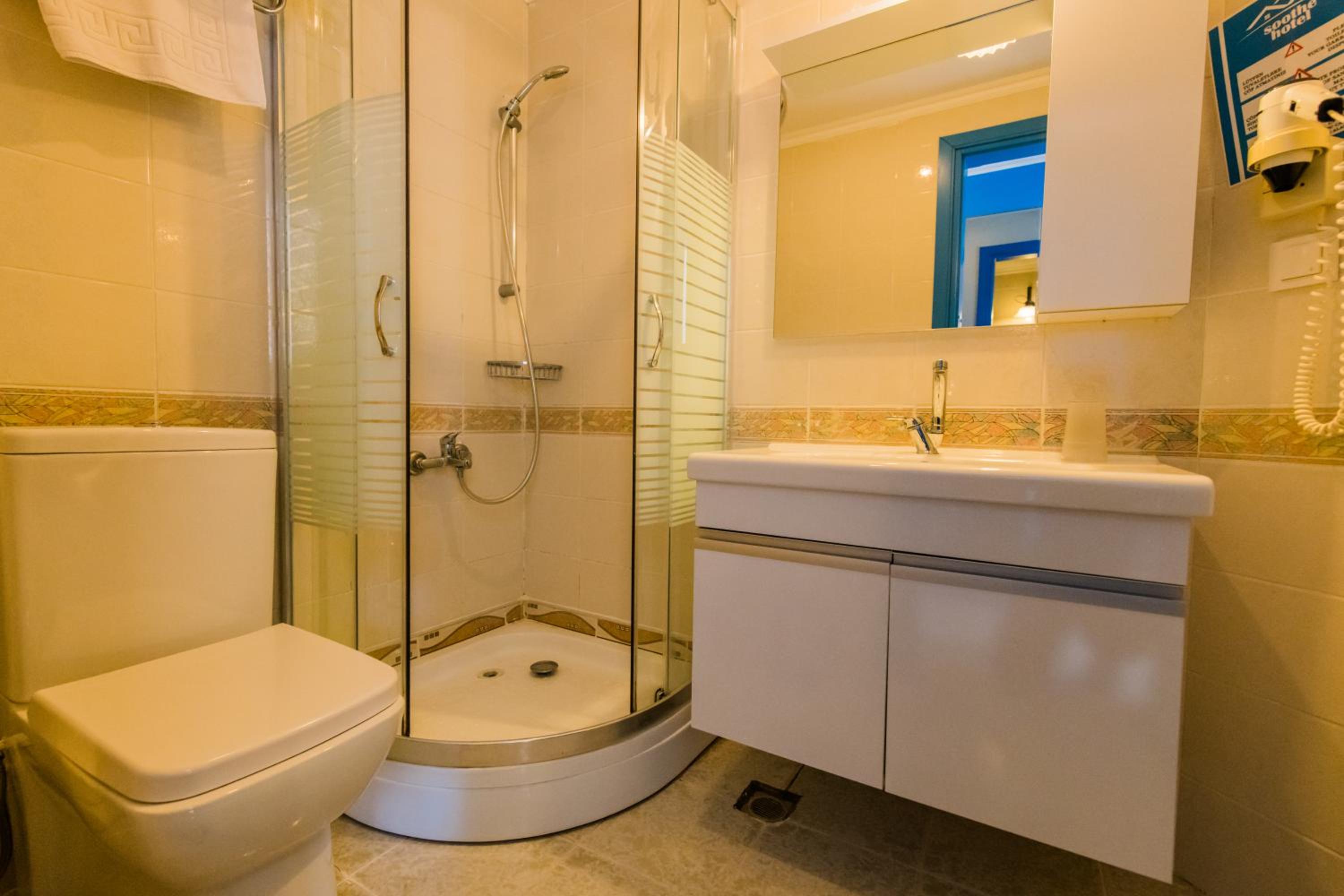 Standard Double Room - Photo 4