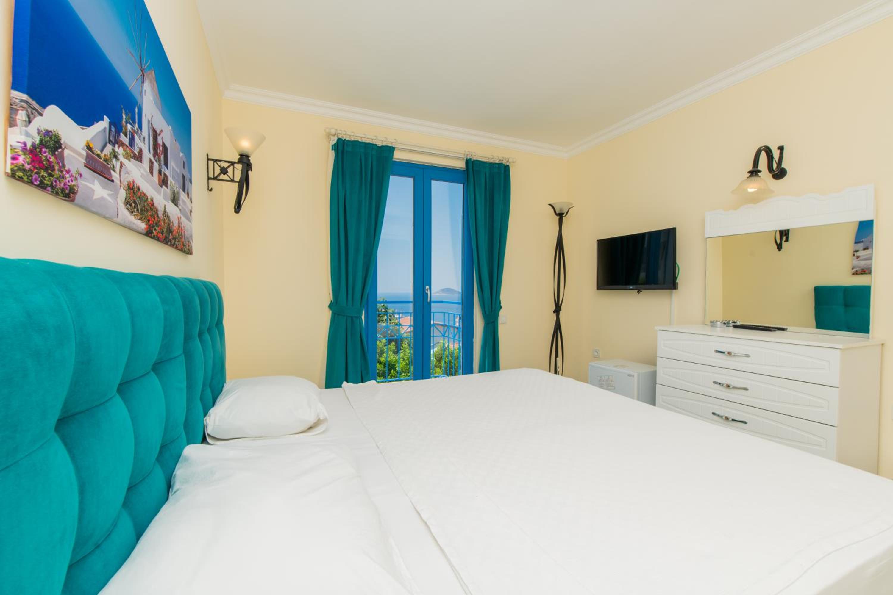 Double Room with Sea View - Photo 1