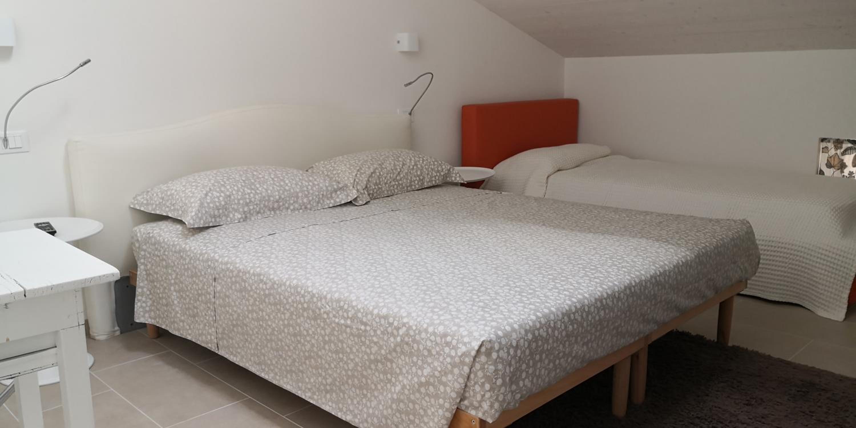 Deluxe Double Room with Shower photo 1