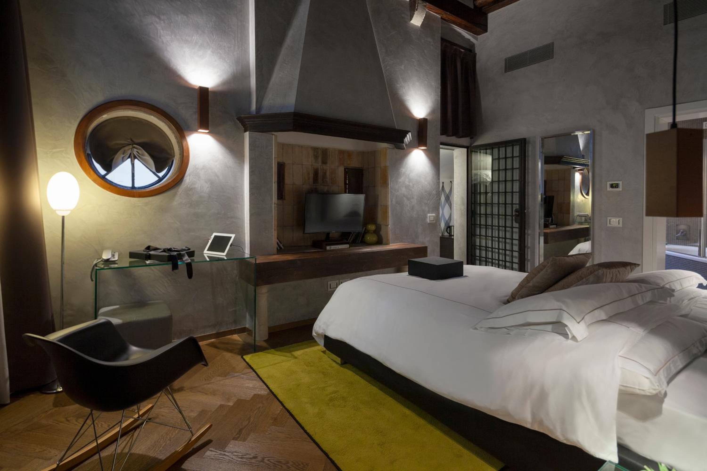 Luxury Double Room with Garden View