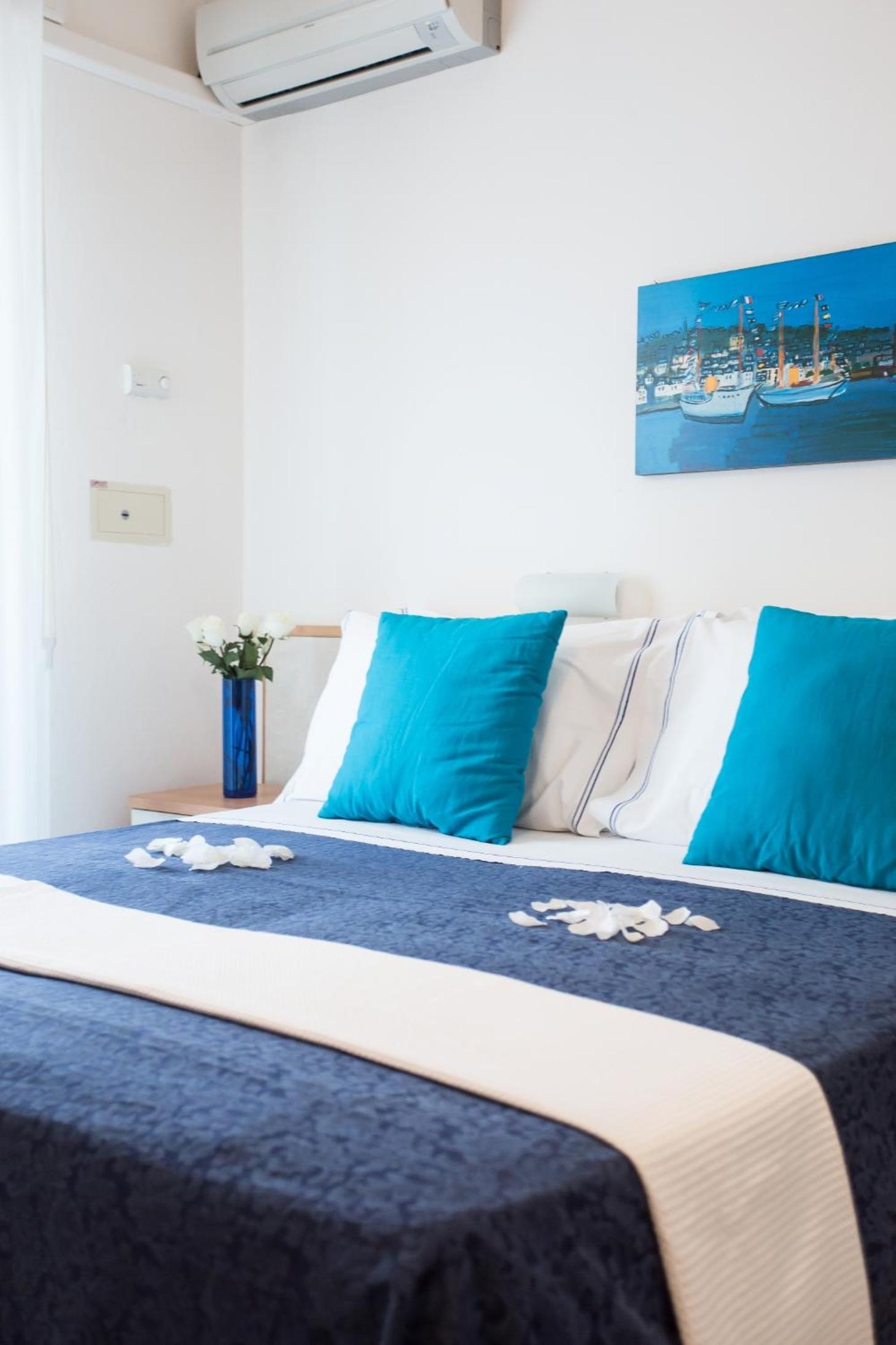 Double or Twin Room photo 1
