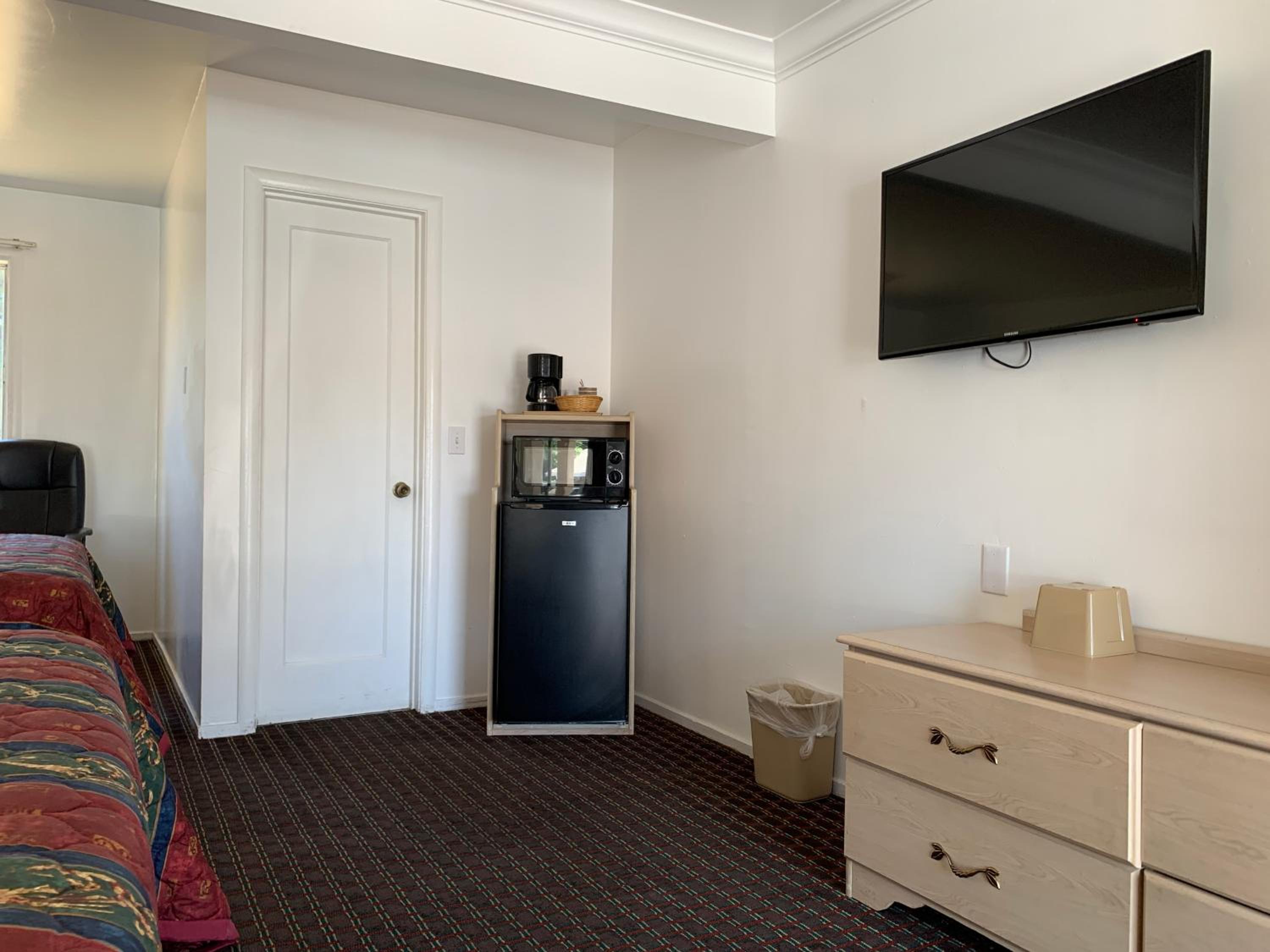 Double Room with Two Double Beds - Photo 3