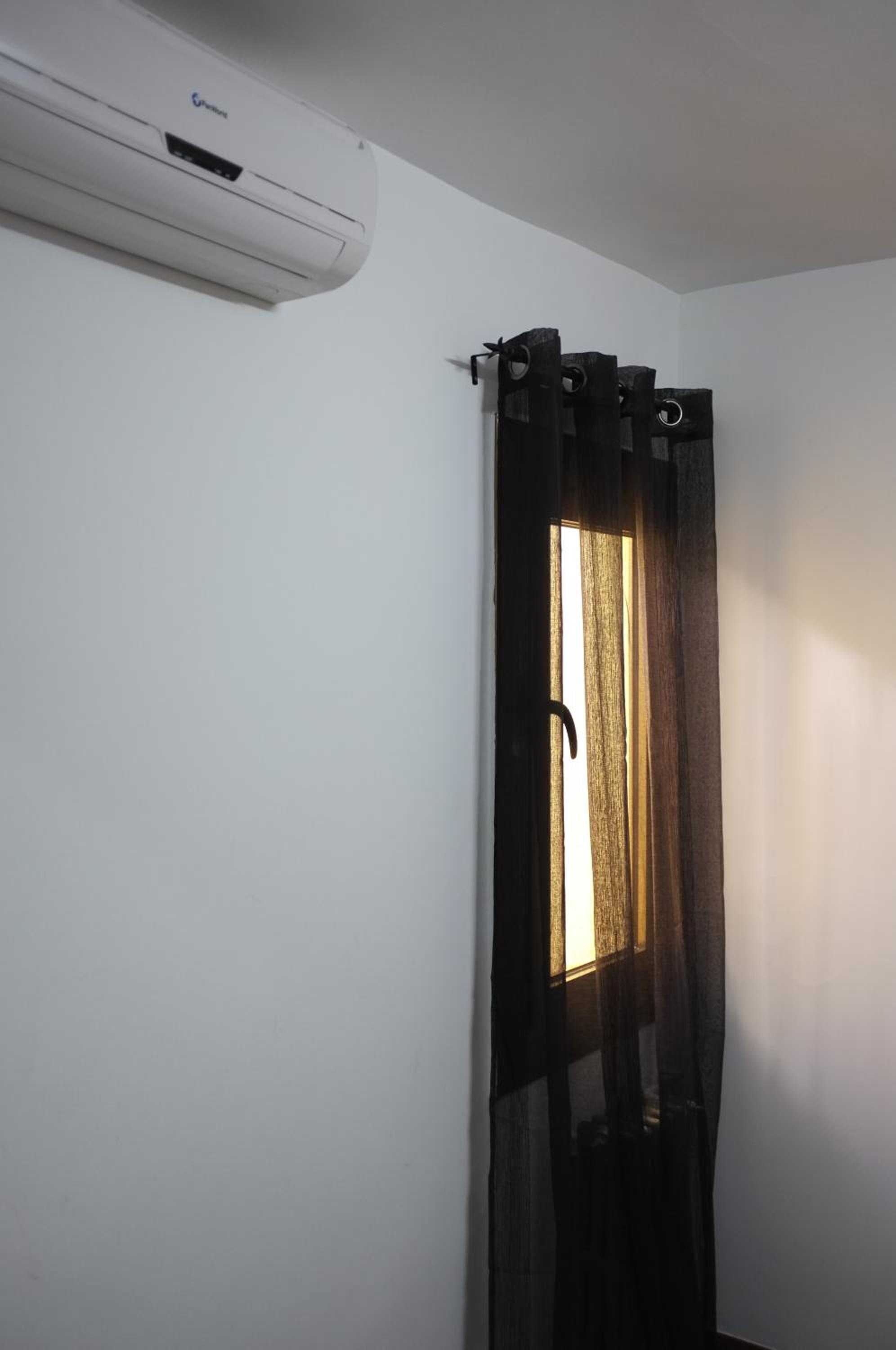 Twin Room with Shared Bathroom photo 3
