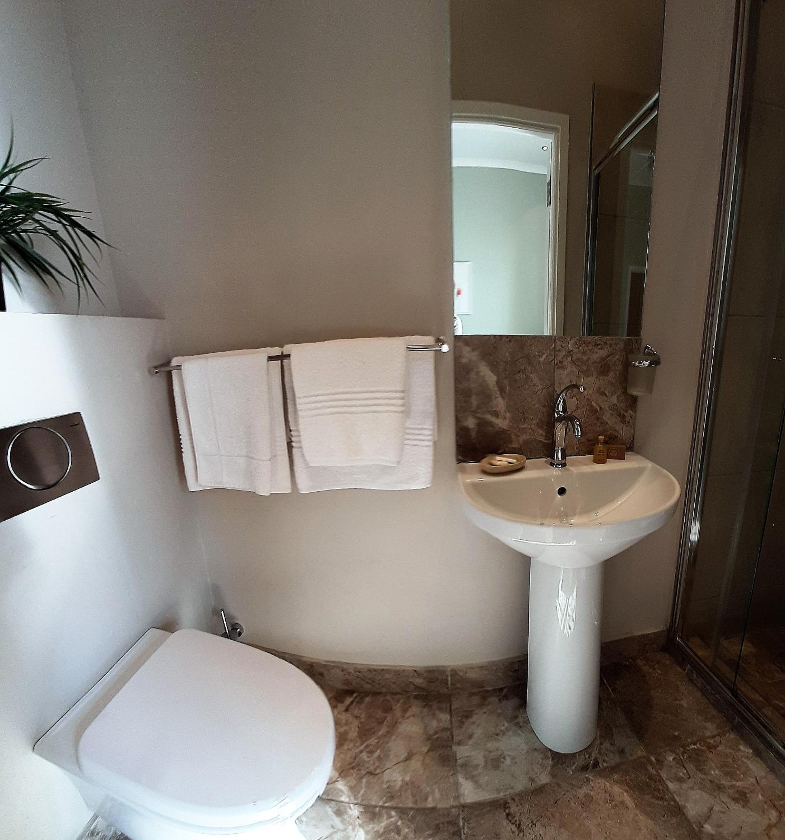 Small Double Room - Photo 6