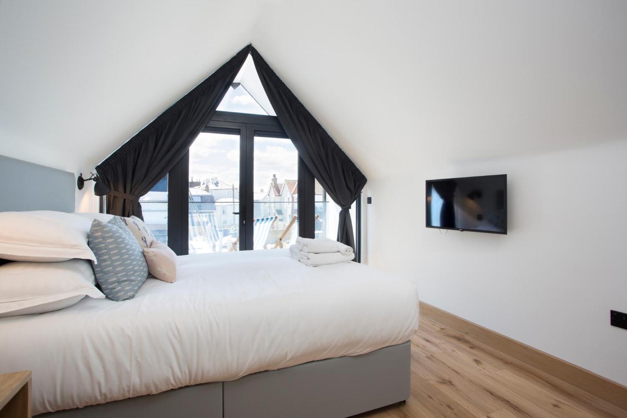Apartment with Sea View - Photo 16