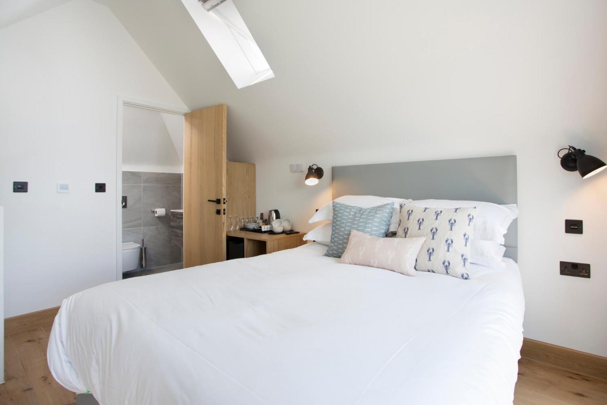 Apartment with Sea View - Photo 7