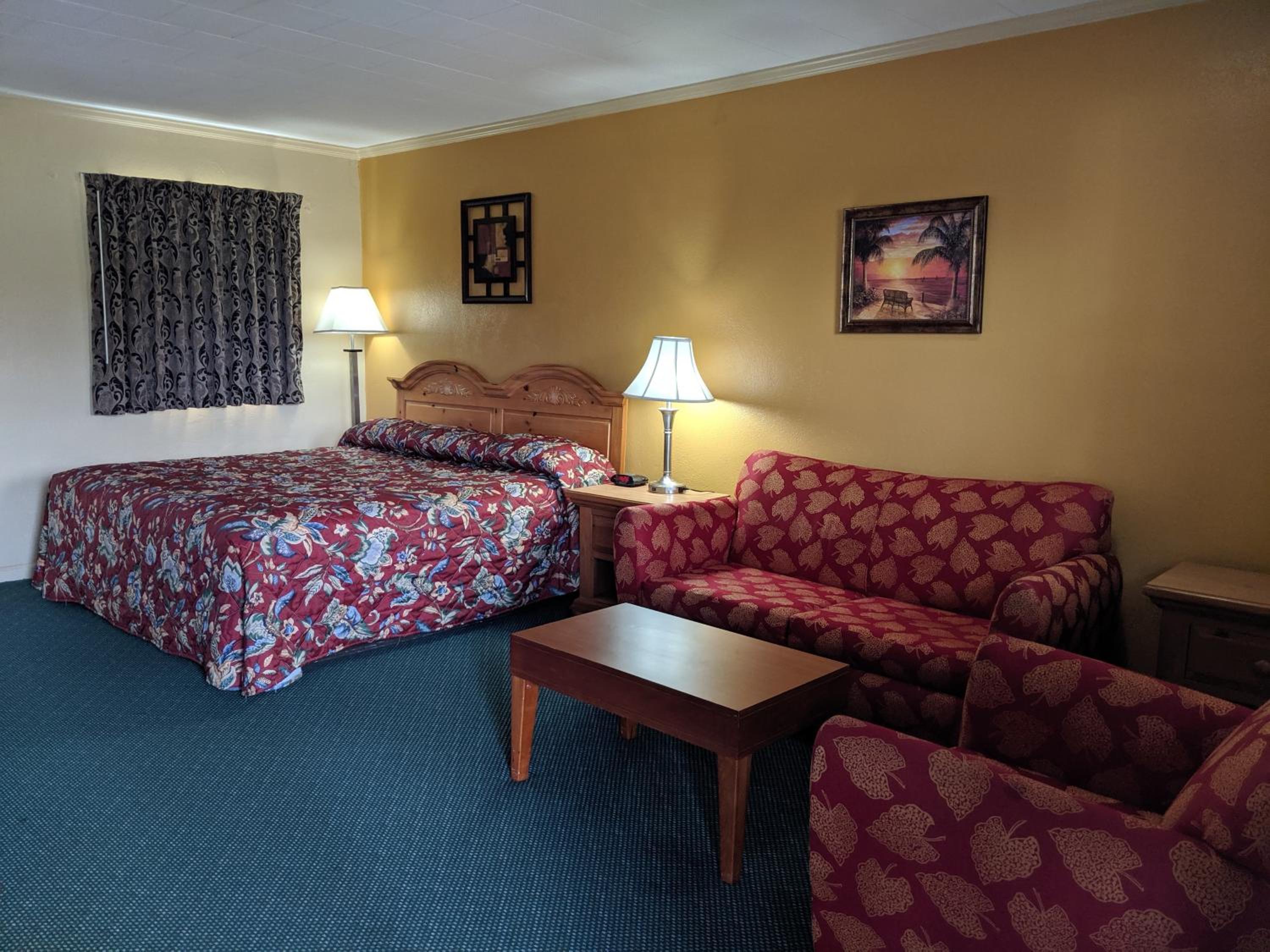 King Room - Non-Smoking photo 1