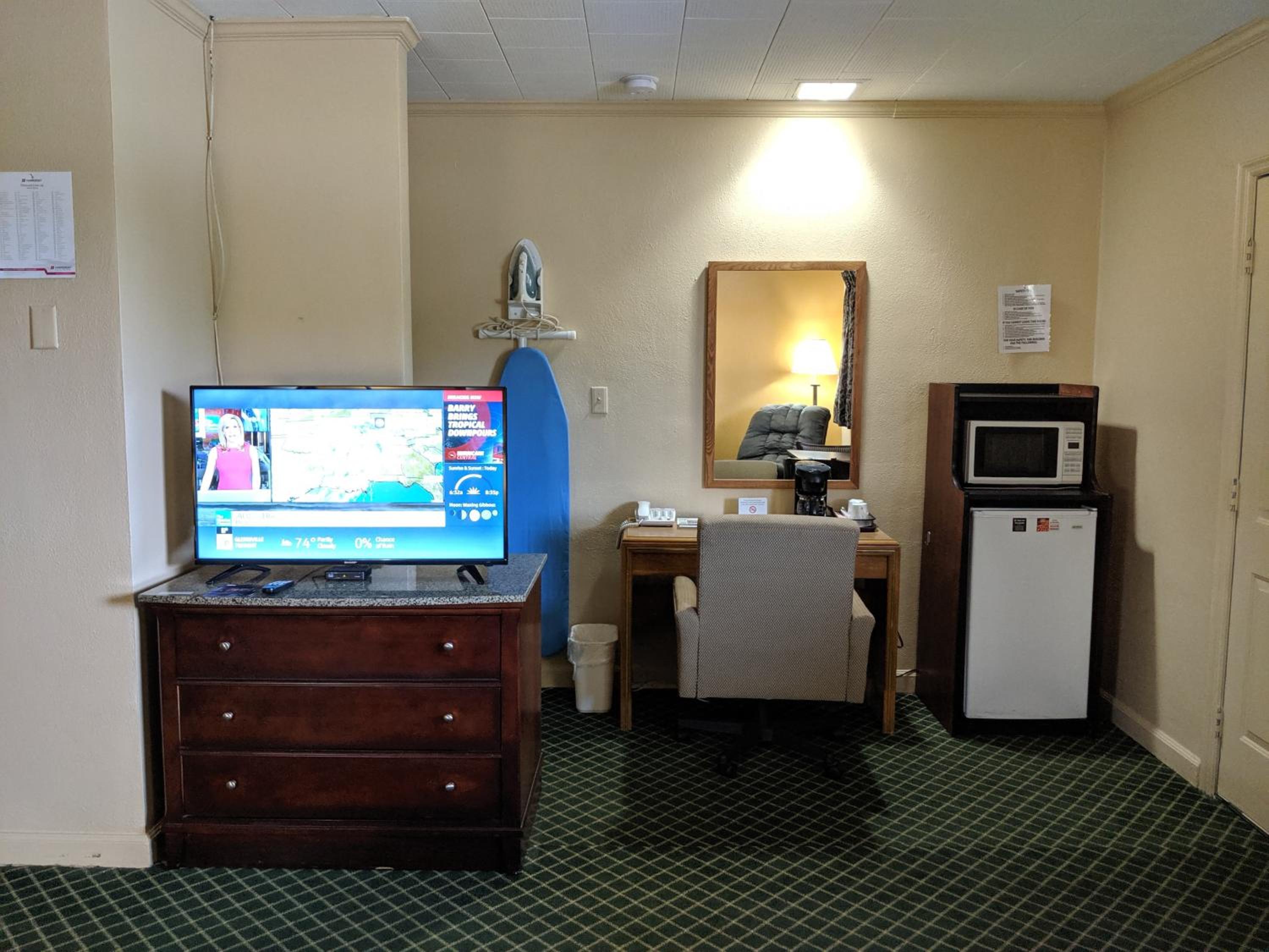 Double Room with Two Double Beds - Smoking photo 2