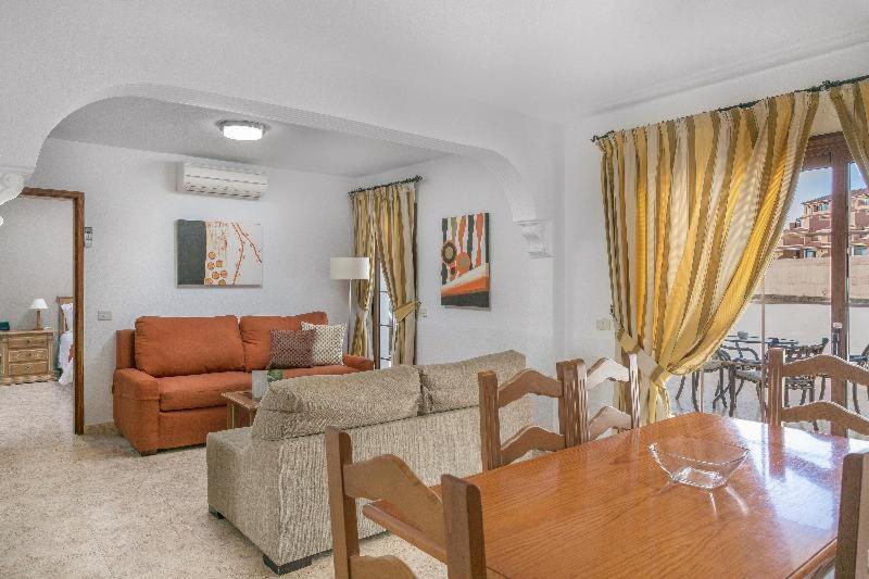 Habitación #18875425