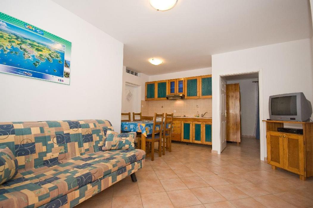 Apartment (4 Adults) - Photo 2