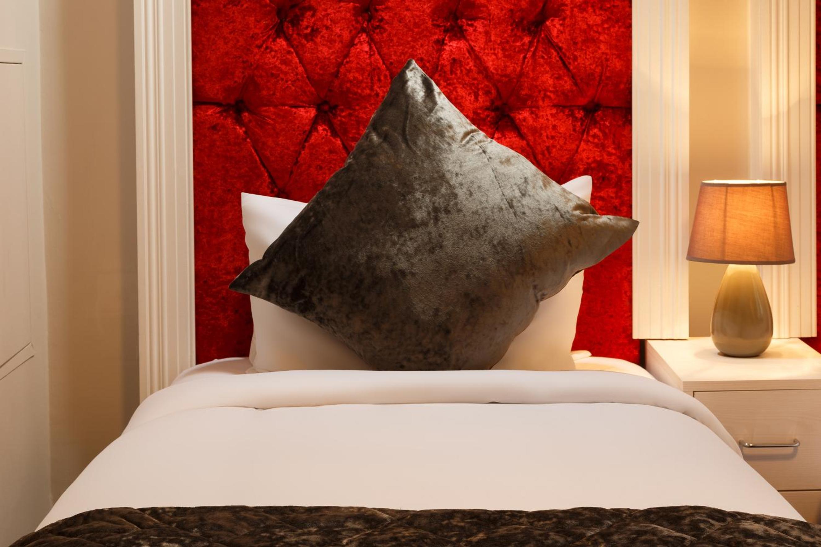 Single Room photo 3