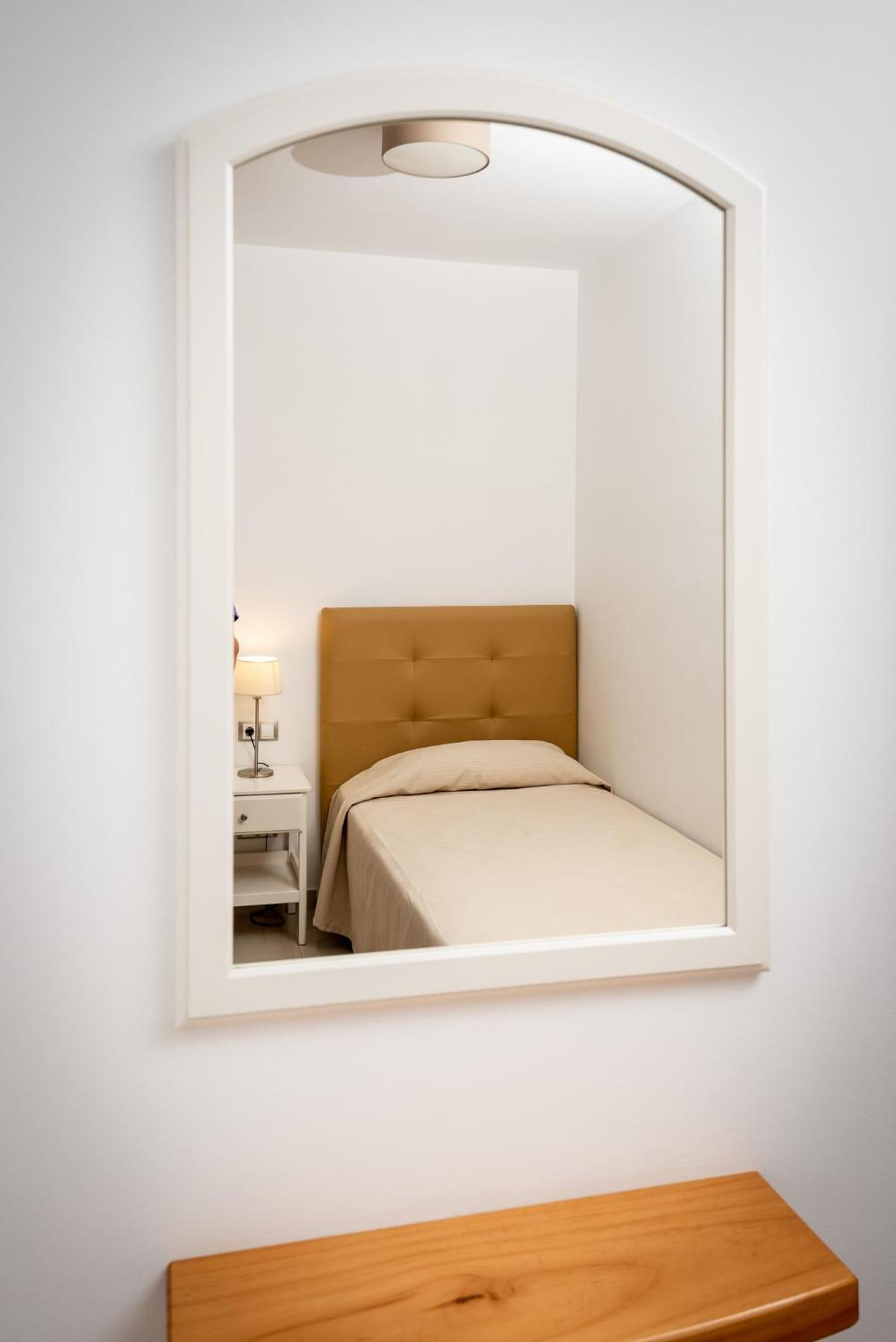 Three-Bedroom Apartment 3A photo 3
