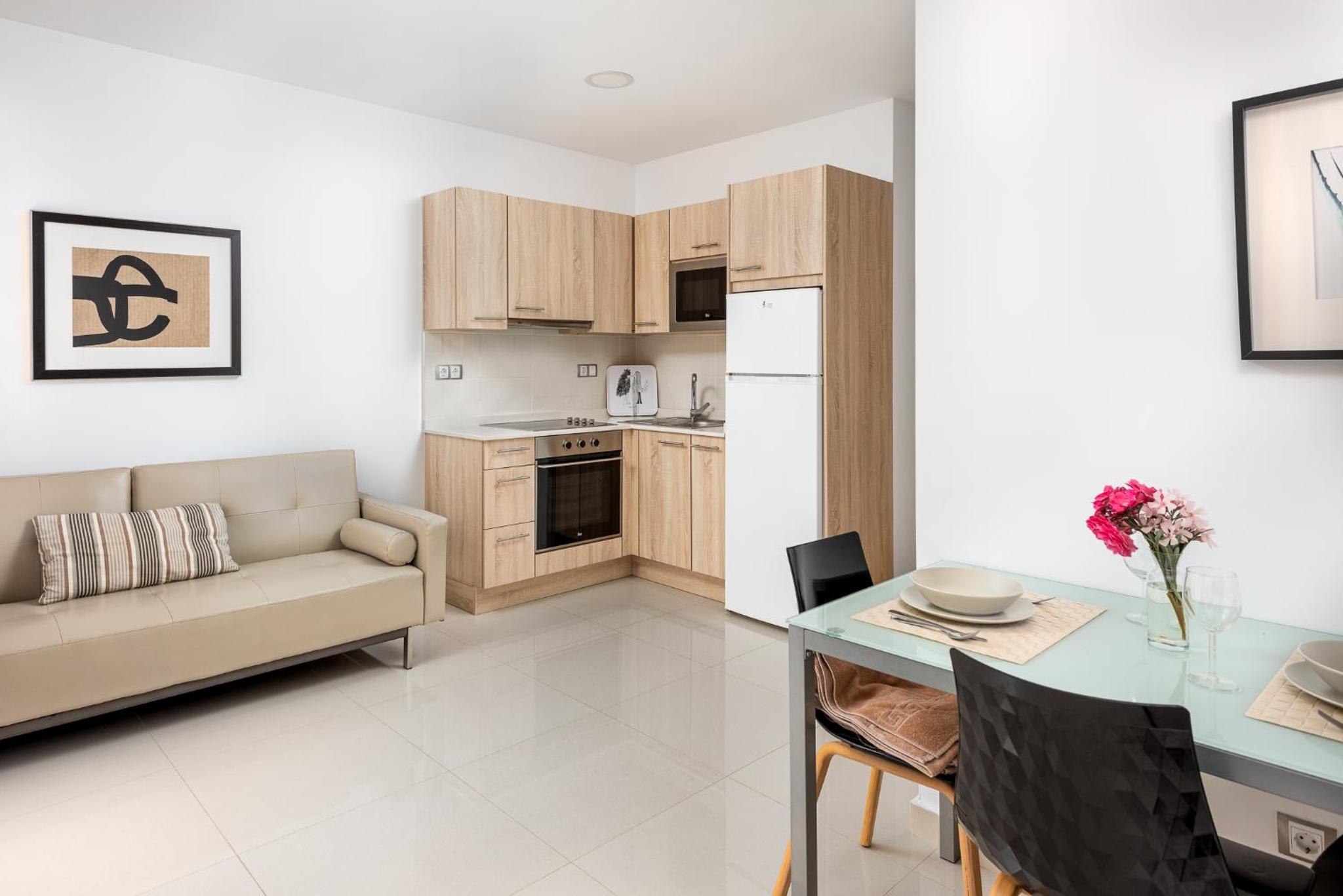 Apartment photo 2