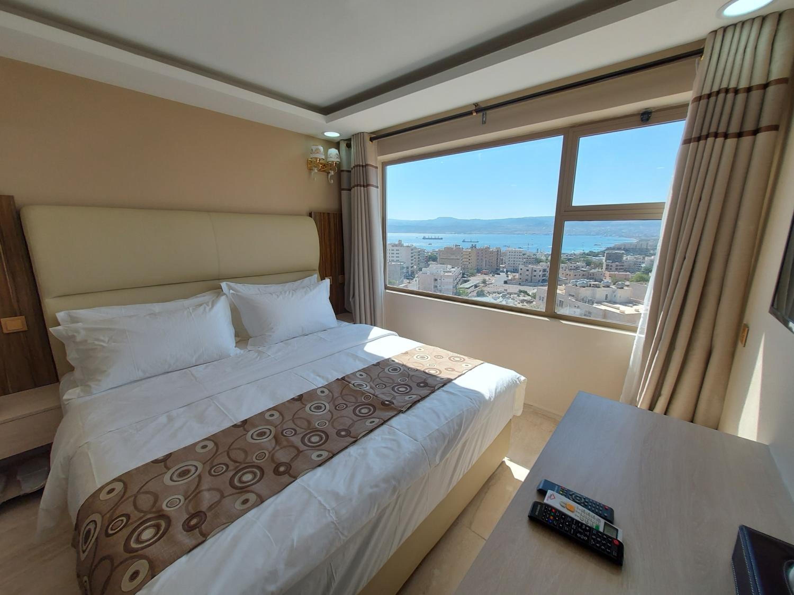 Deluxe Double Room with Sea View - Photo 8