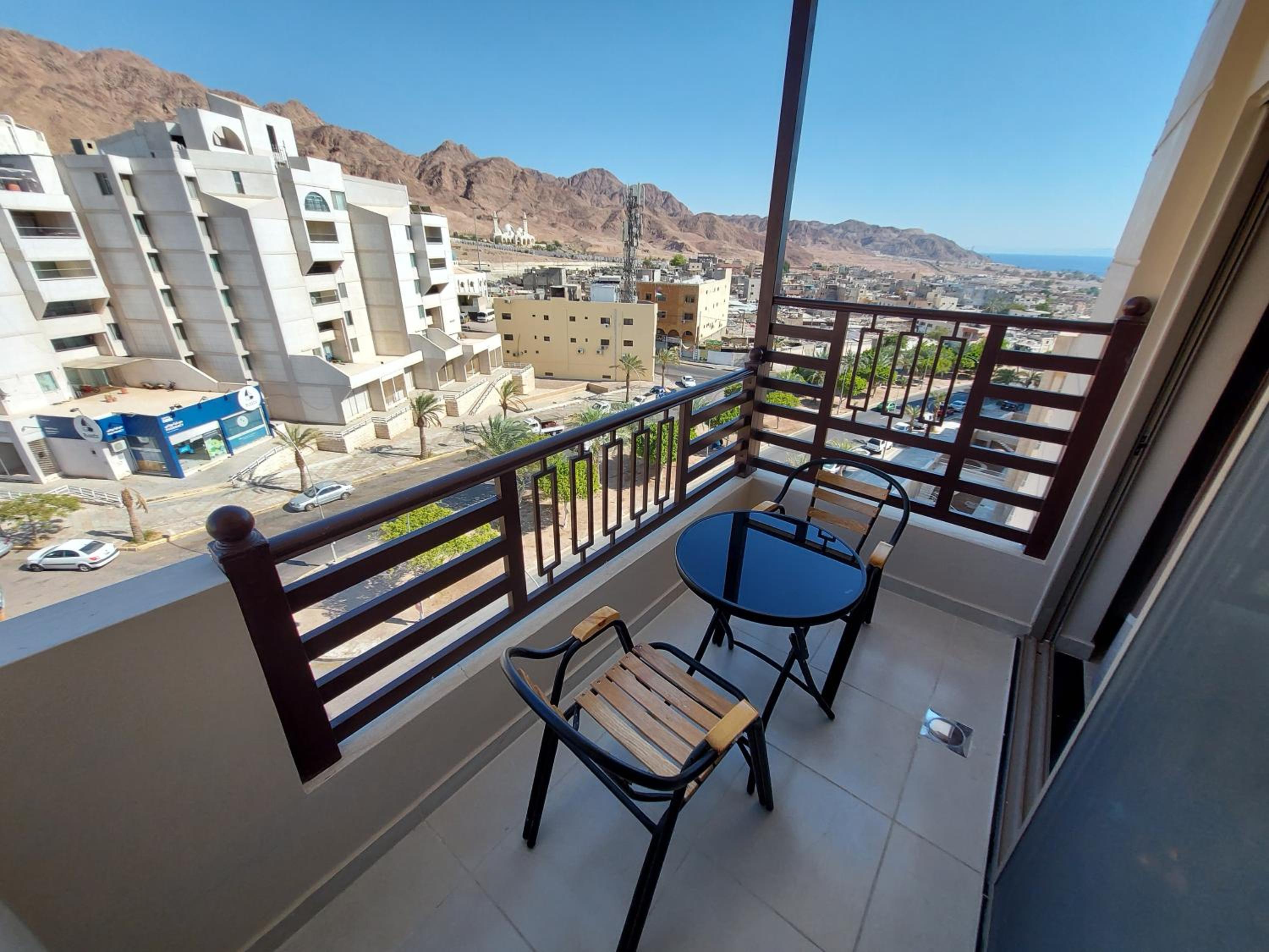 Twin Room with Balcony - Photo 8