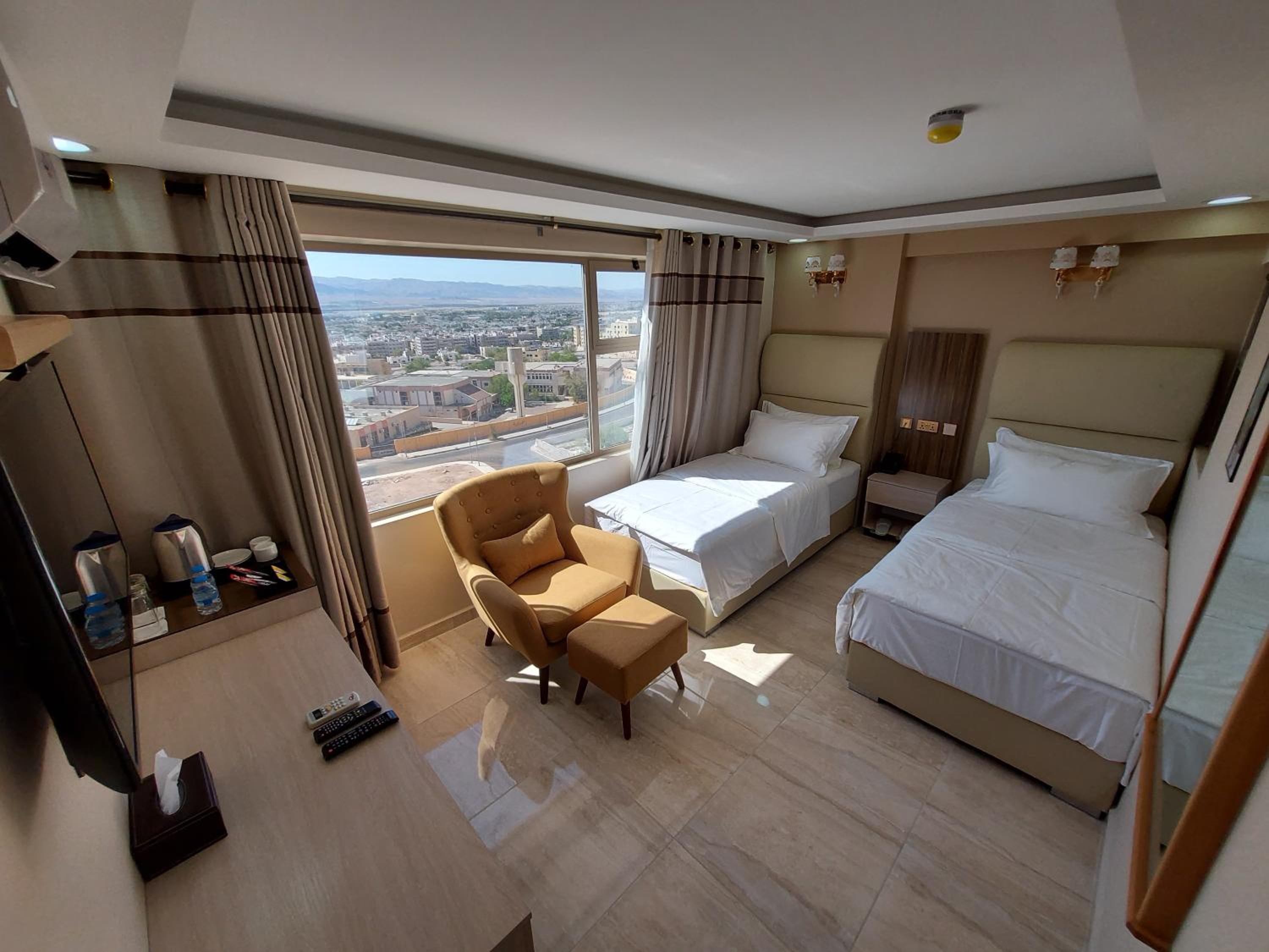 Deluxe Twin Room with Sea View - Photo 7