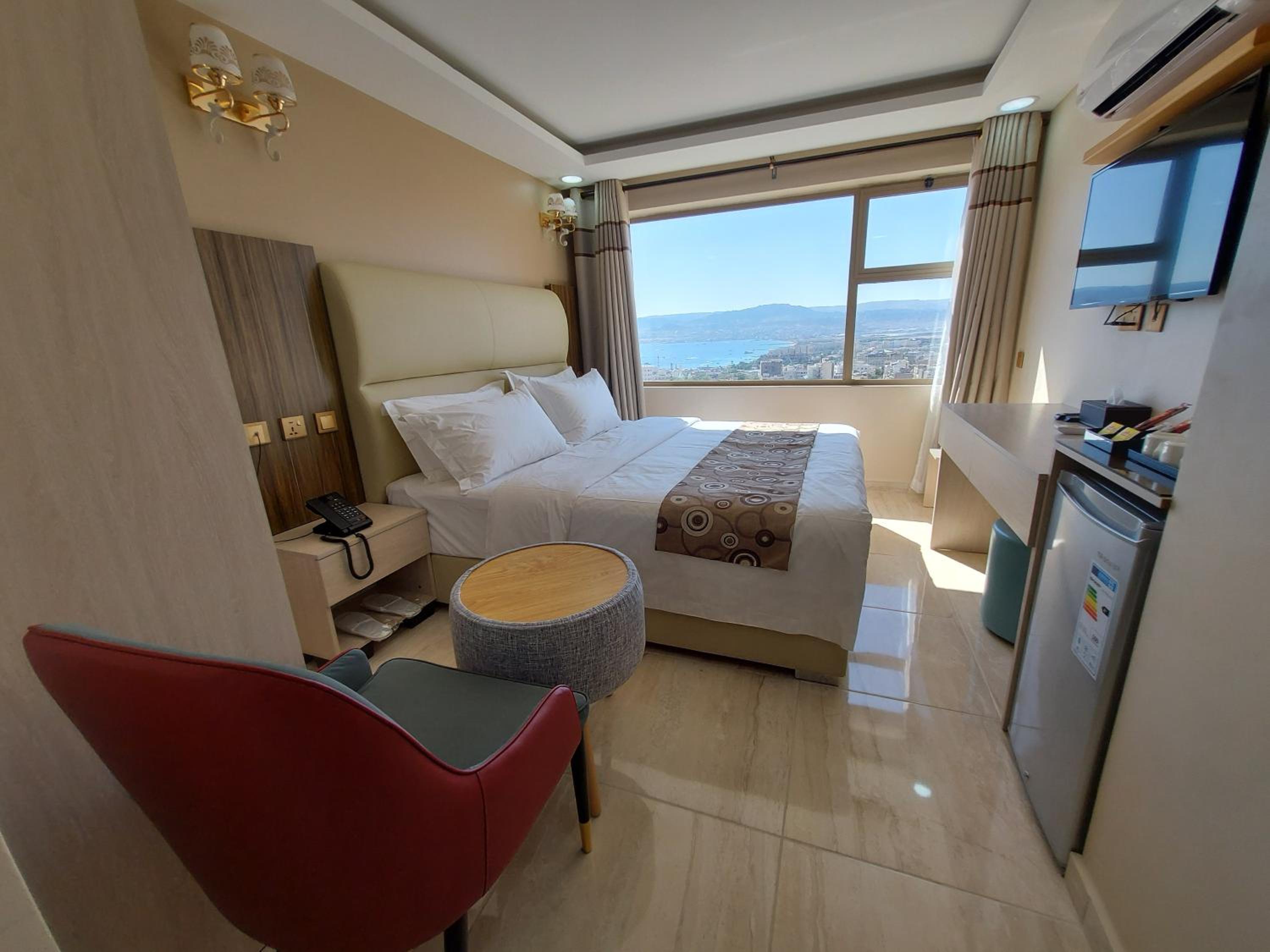 Deluxe Double Room with Sea View - Photo 9