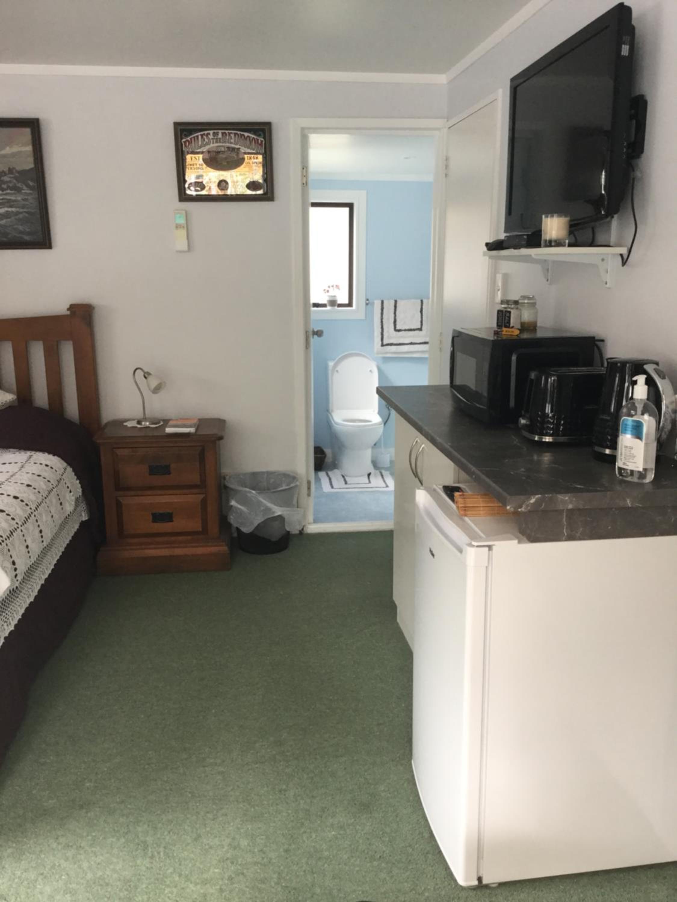 Deluxe Queen Room - Photo 2