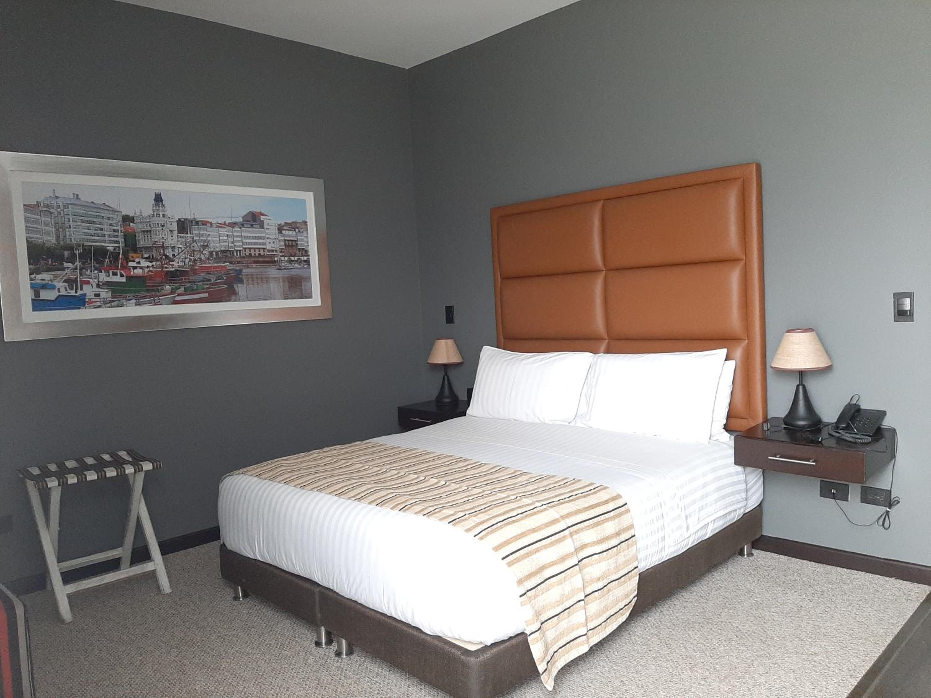 Standard Queen Room photo 3