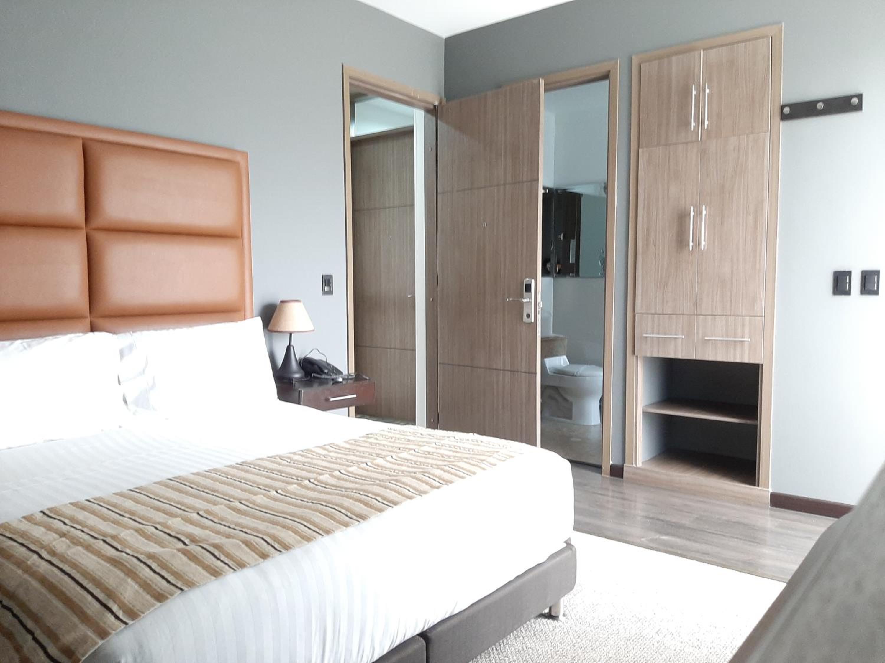 Standard Queen Room photo 1