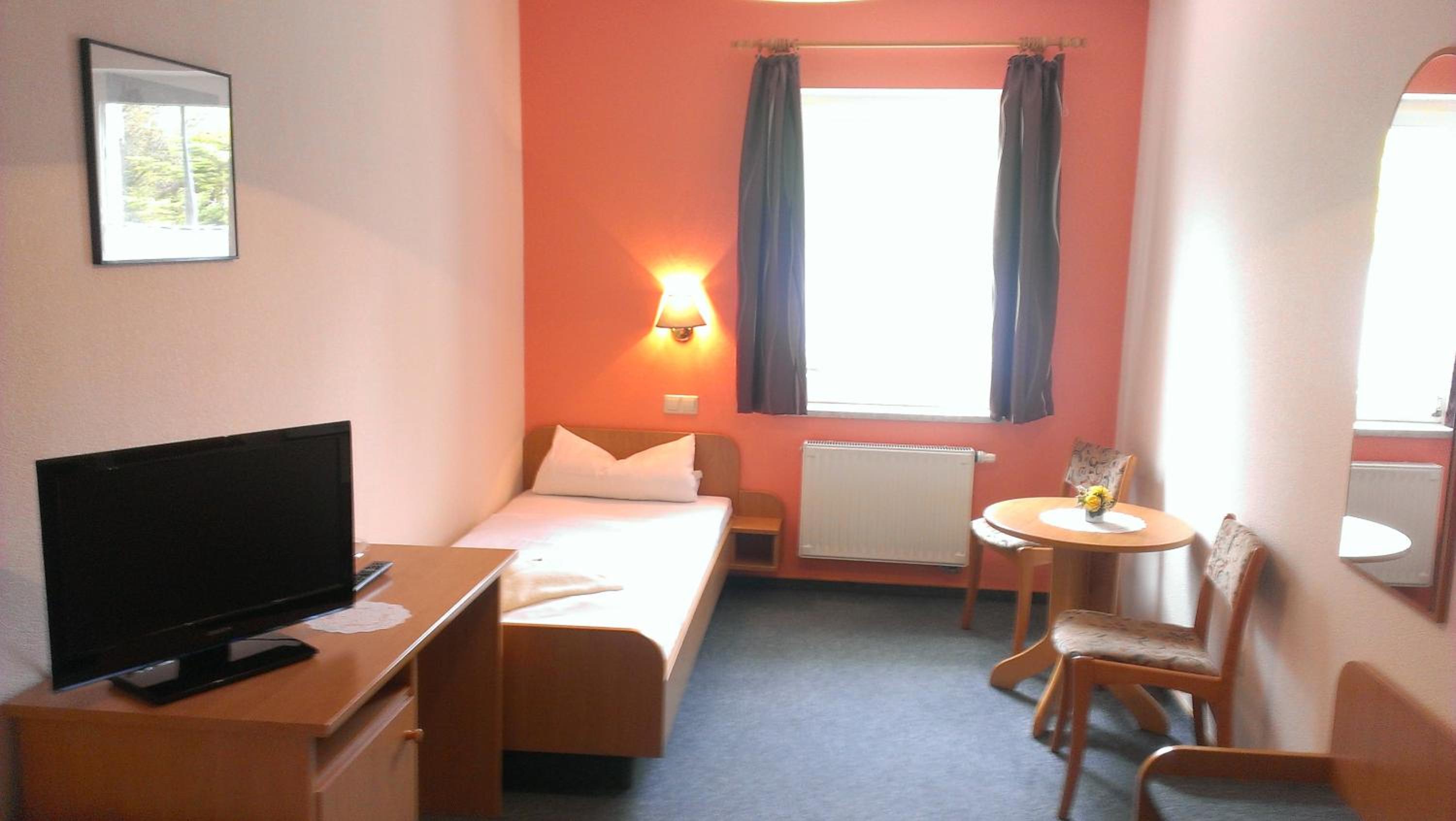 Single Room photo 3