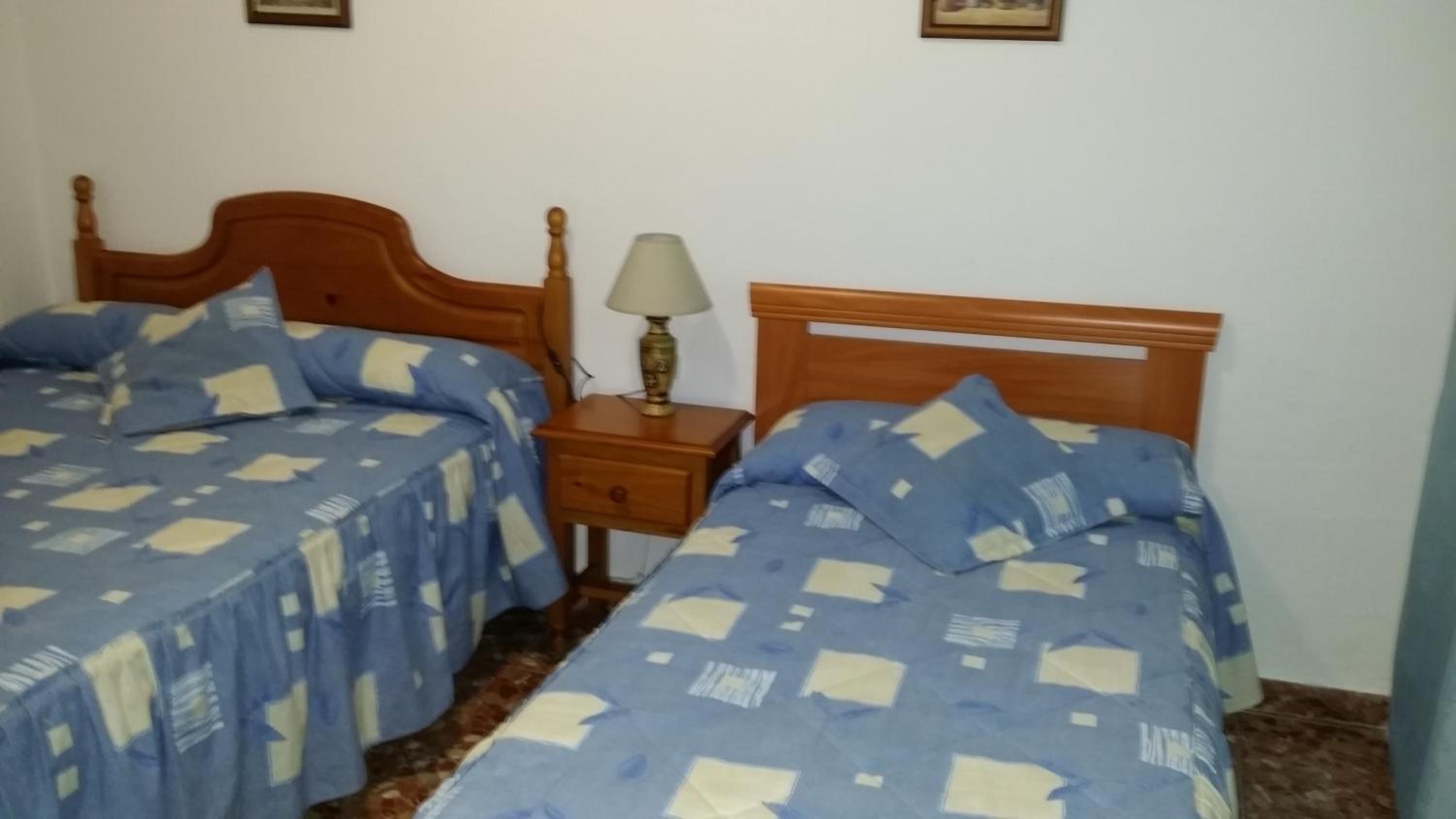 Estudio (2 adultos)