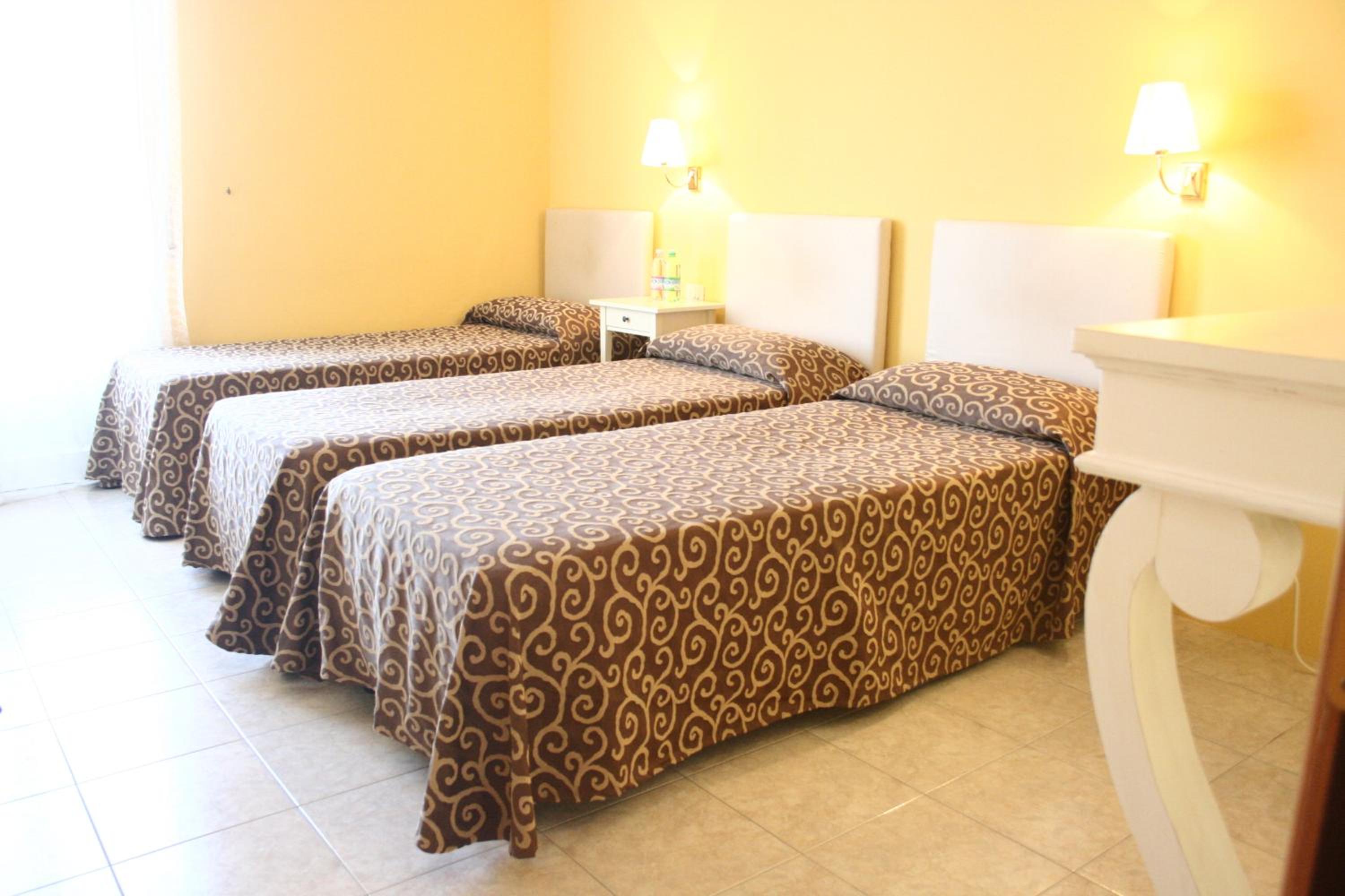 Standard Triple Room photo 1
