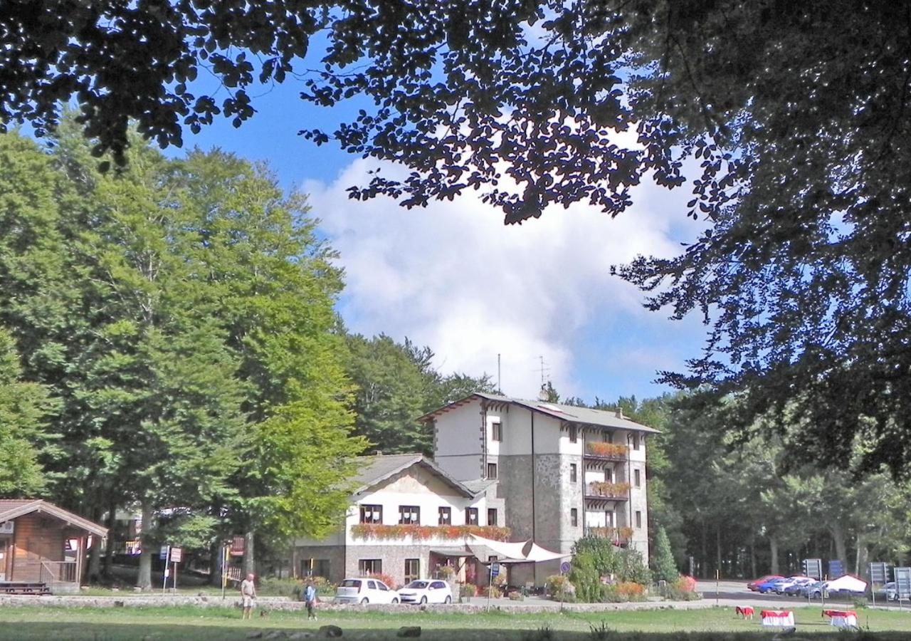 Deluxe Double Room (1 adult + 1 child)
