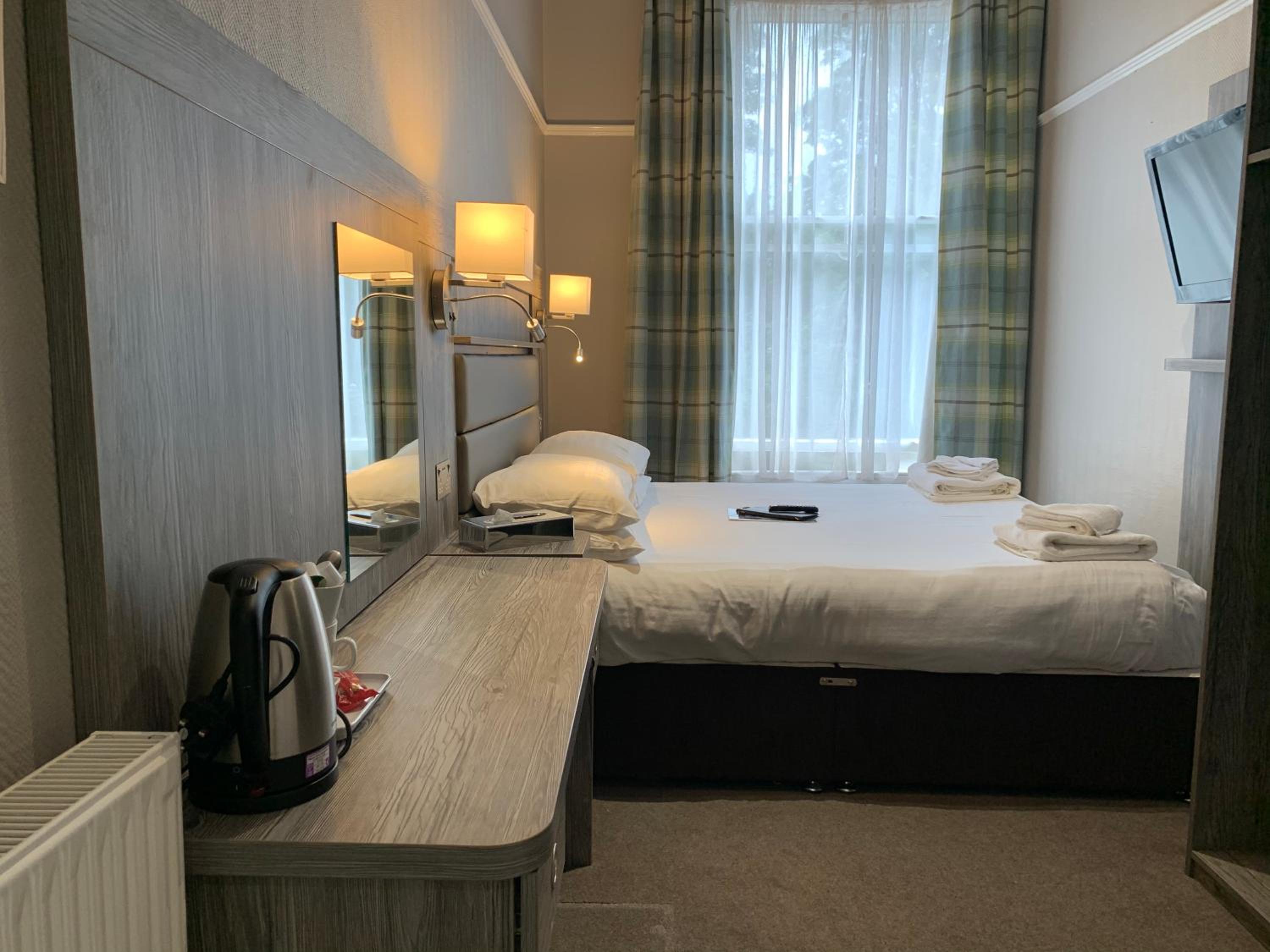 Standard Double Room - Photo 6