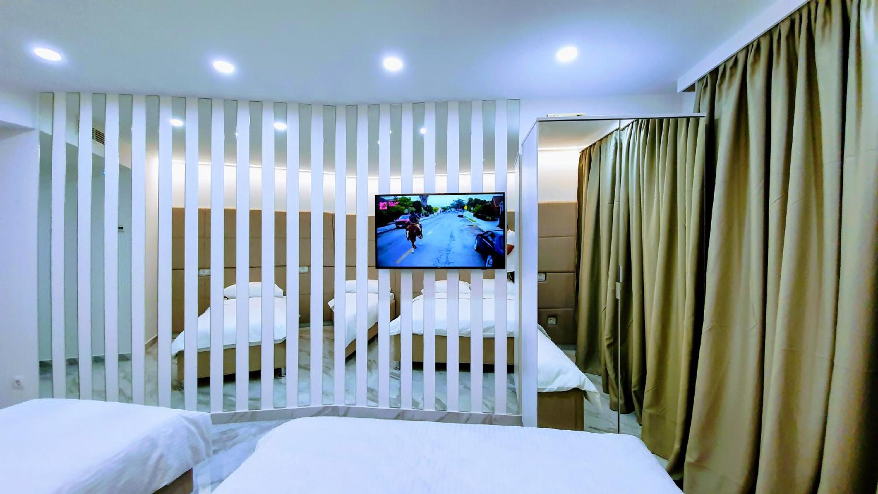 Double or Twin Room - Photo 1
