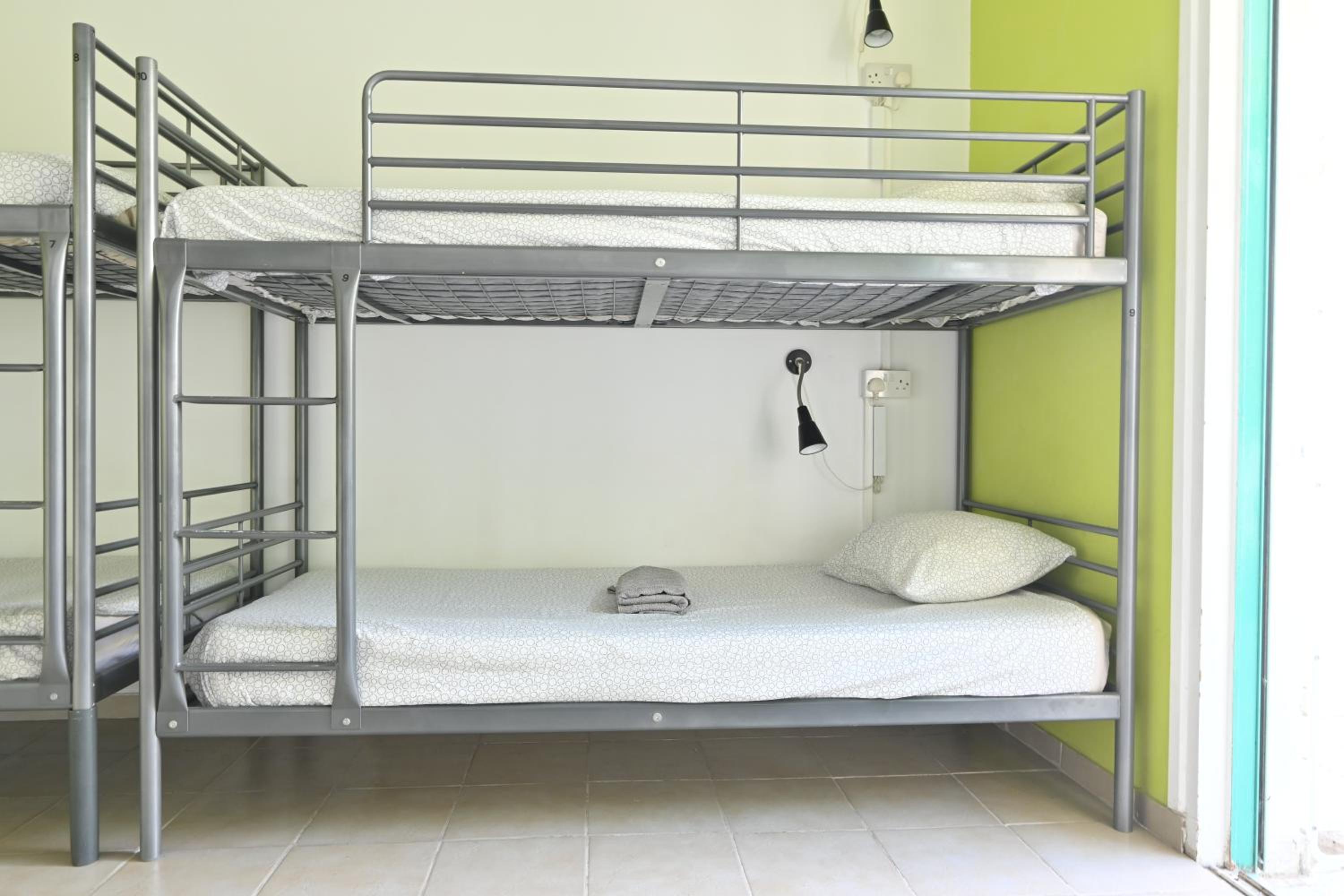Bed in 6-Bed Mixed Dormitory Room photo 1