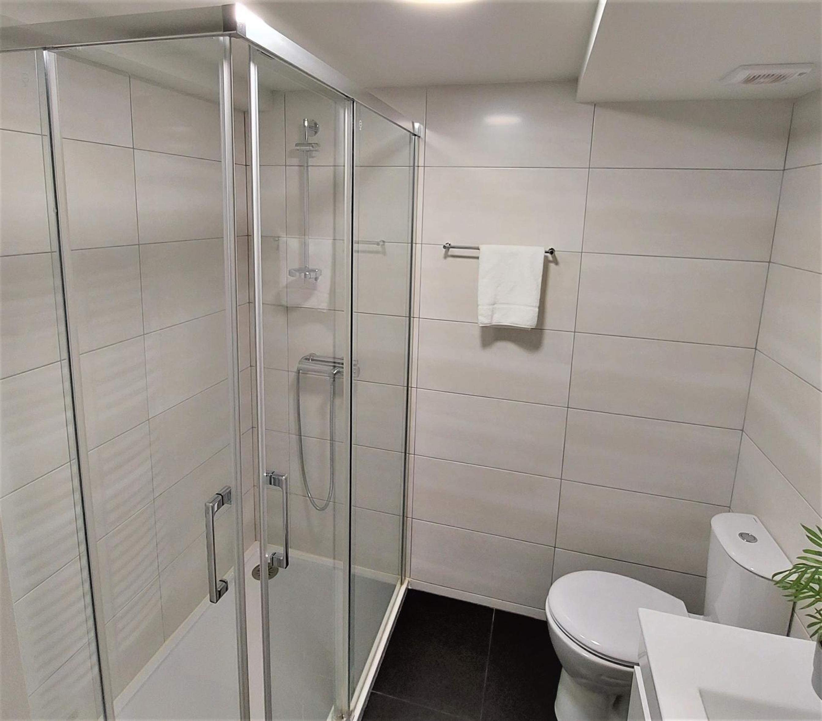 Apartment with Balcony - Photo 4