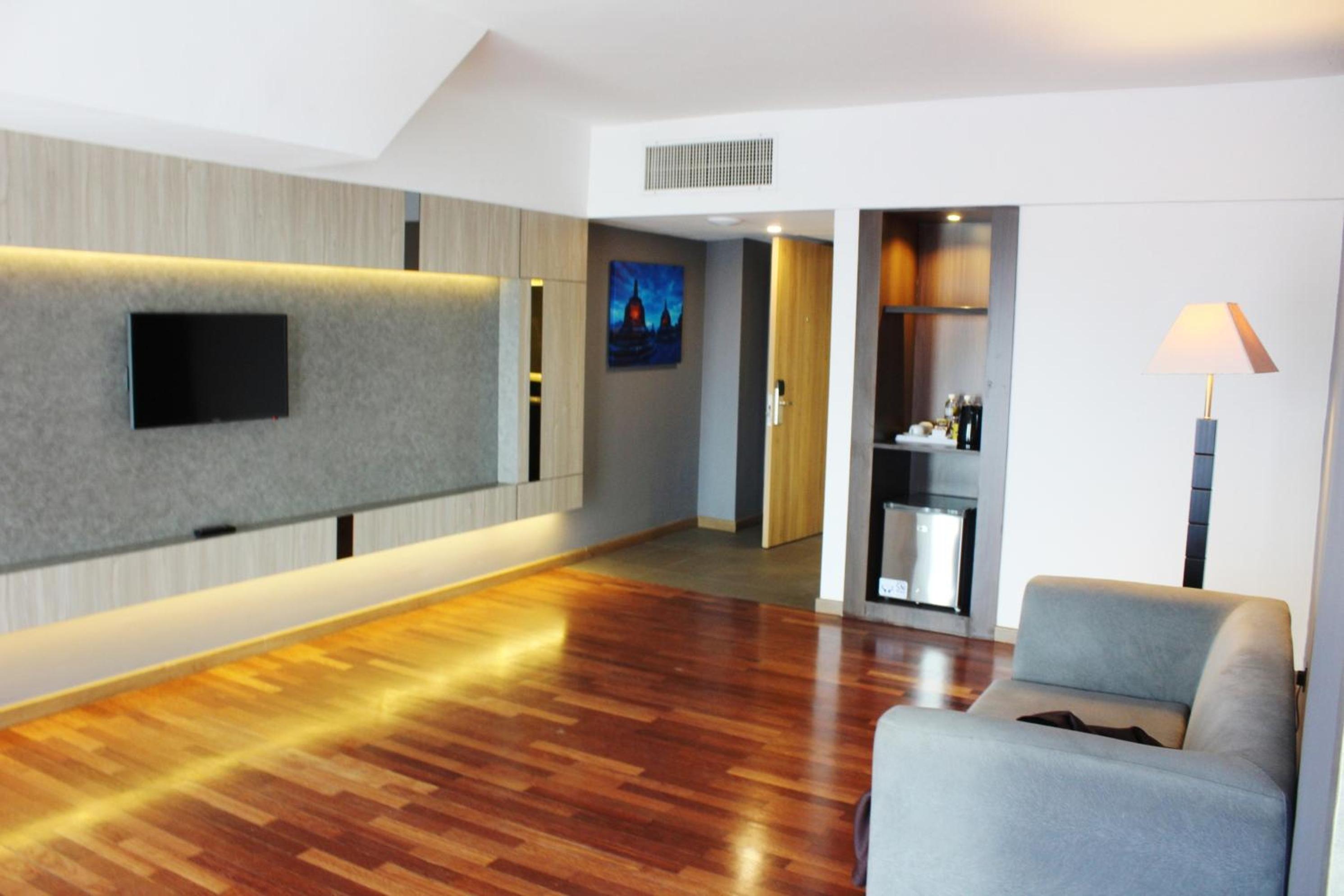 Executive Suite with Free Afternoon Tea and Shuttle from Nongsapura Ferry Terminal - Photo 3