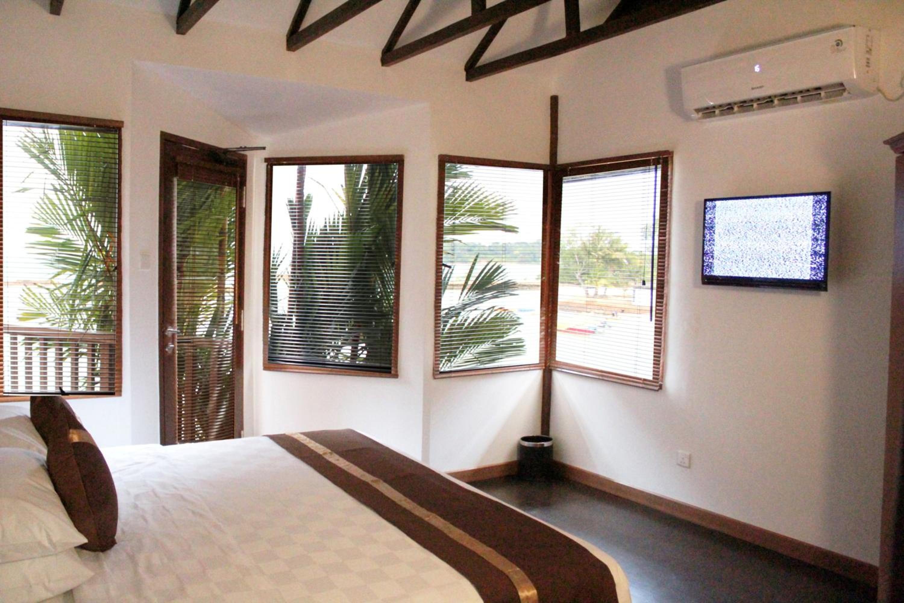 Two-Bedroom Villa with Free Shuttle from Nongsapura Ferry Terminal - Photo 1