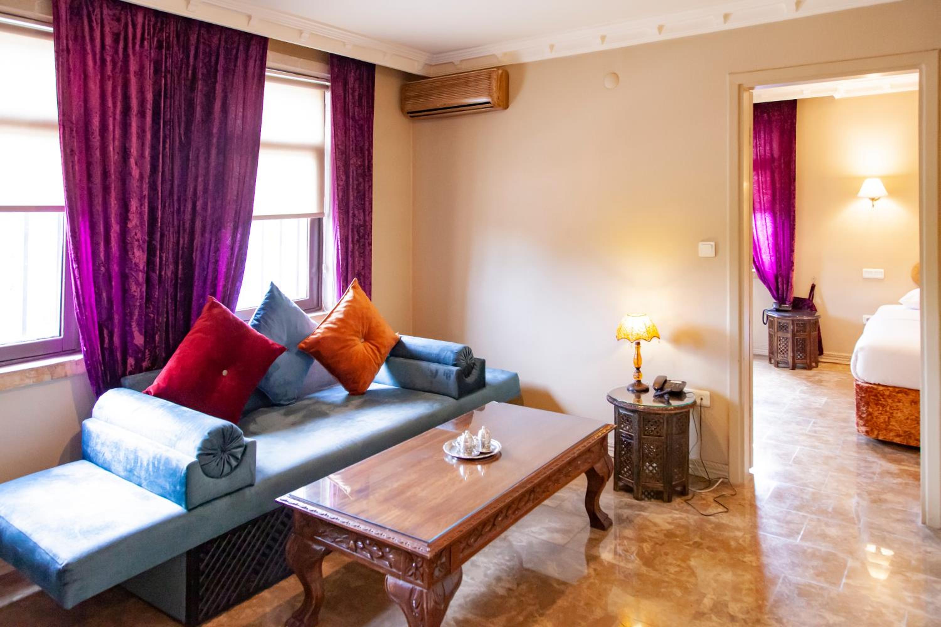 Deluxe Suite - Photo 1