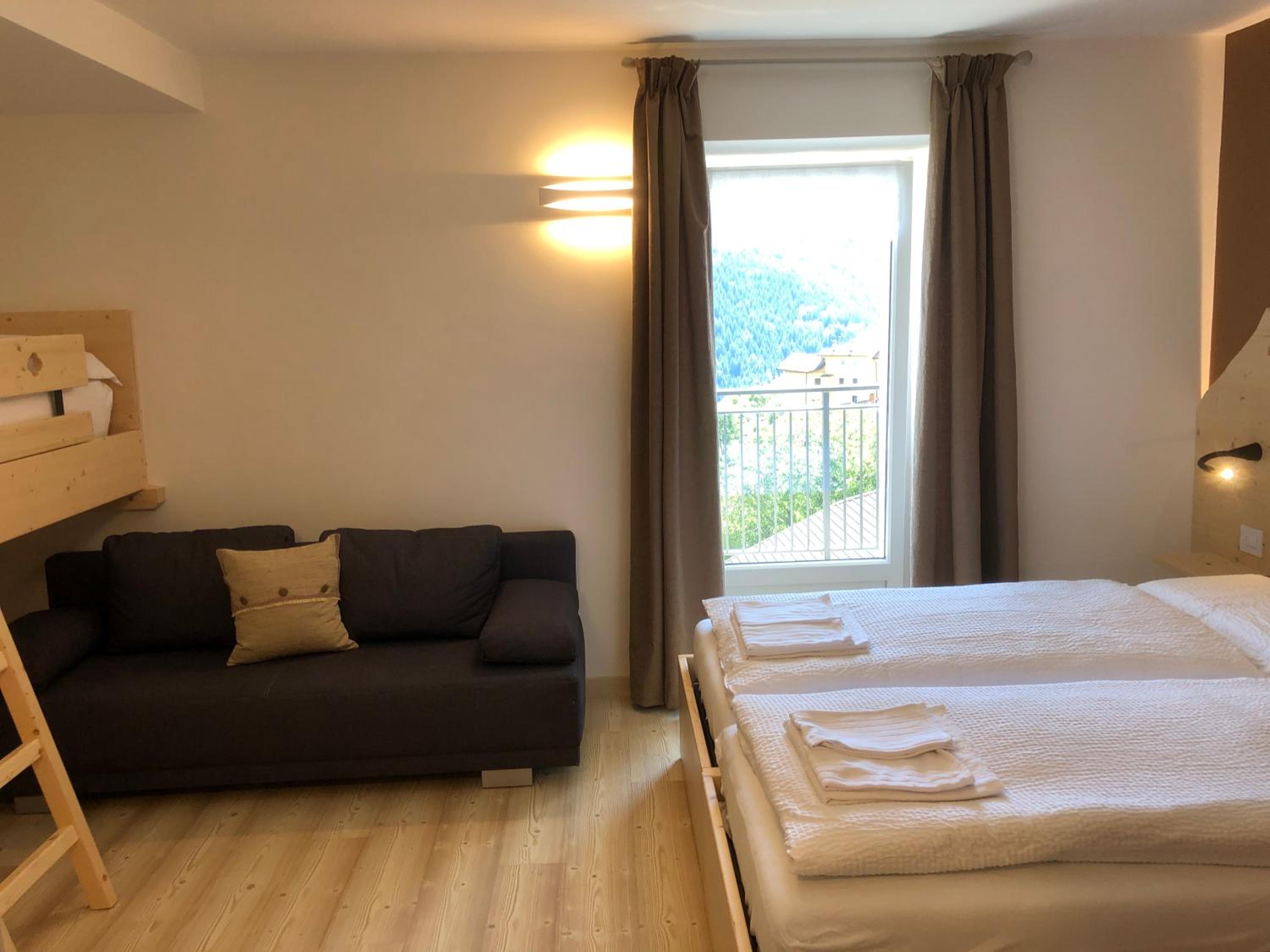 Quadruple Room - Photo 11