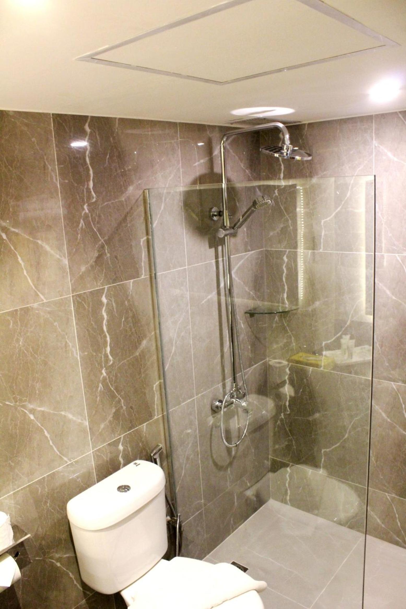 Superior Double or Twin Room with Free Shuttle from Nongsapura Ferry Terminal - Photo 7
