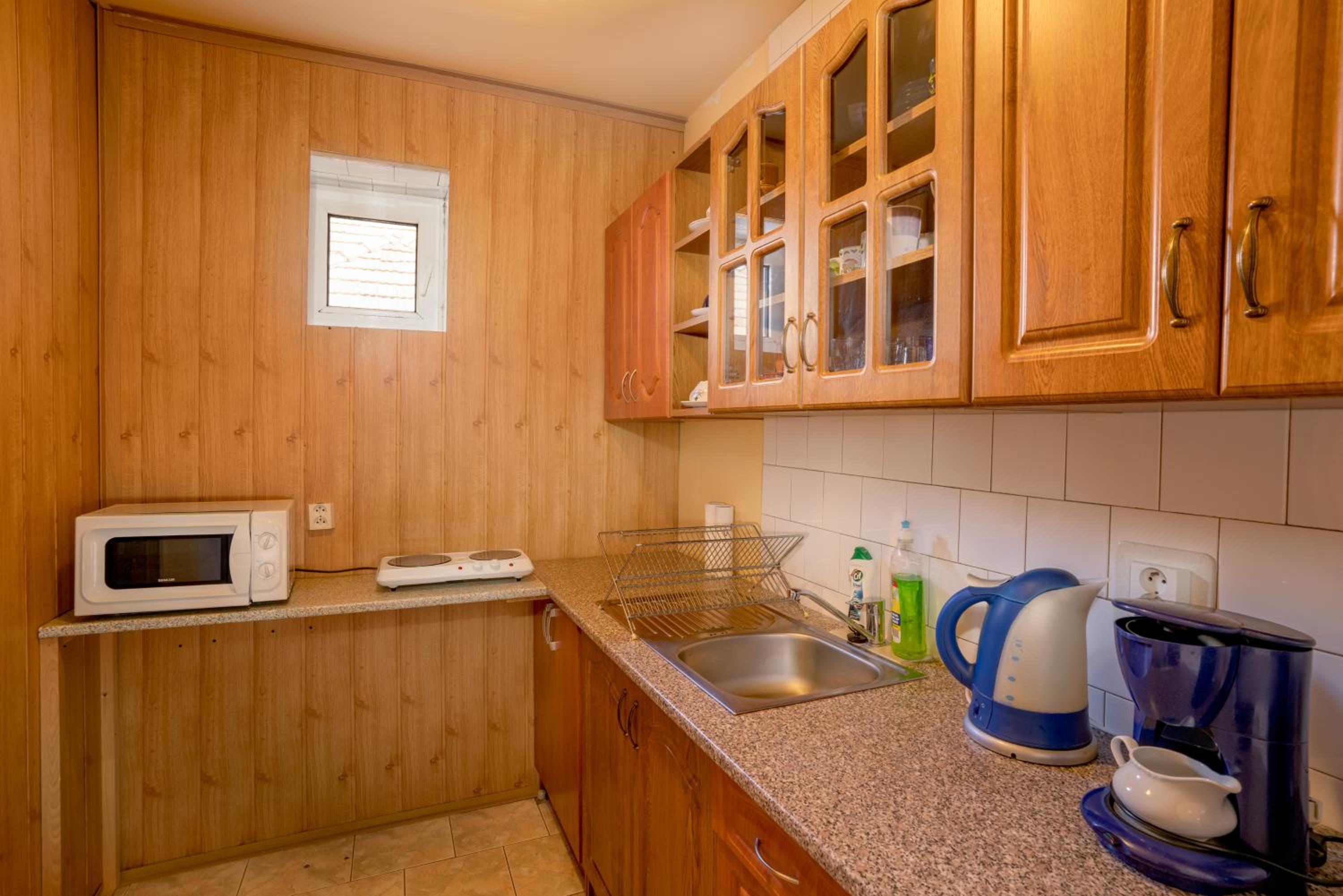 One-Bedroom Apartment - Photo 4