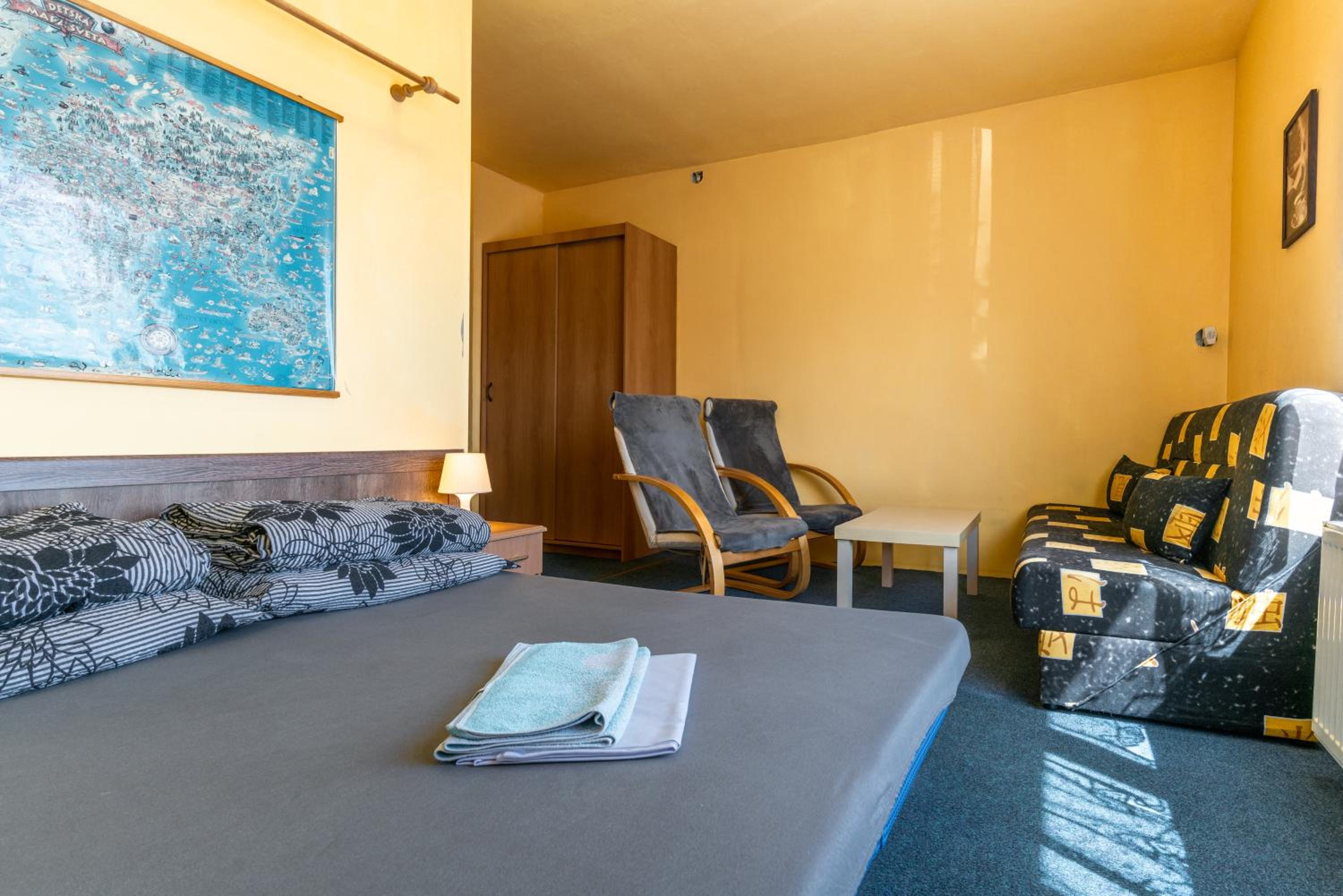Suite - Photo 3